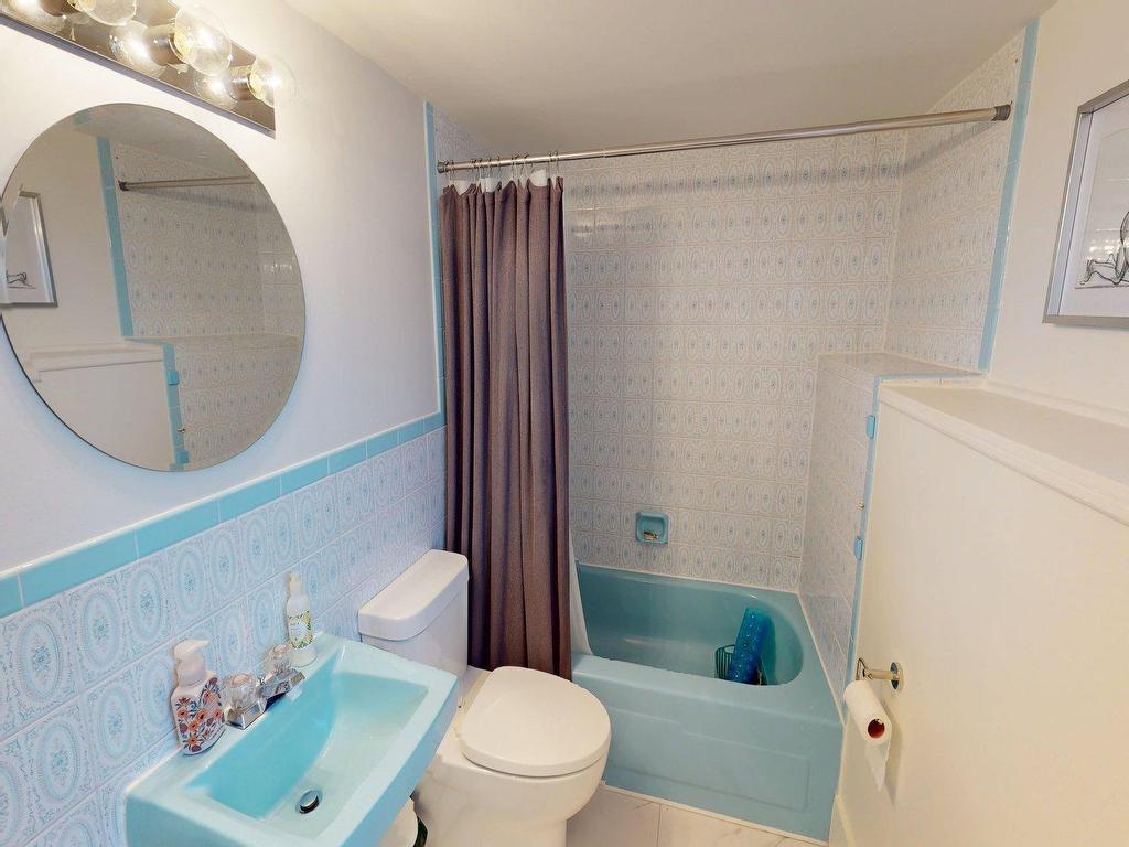 












6368 Edinburgh Street

,
Halifax,




NS
B3L 1W4

