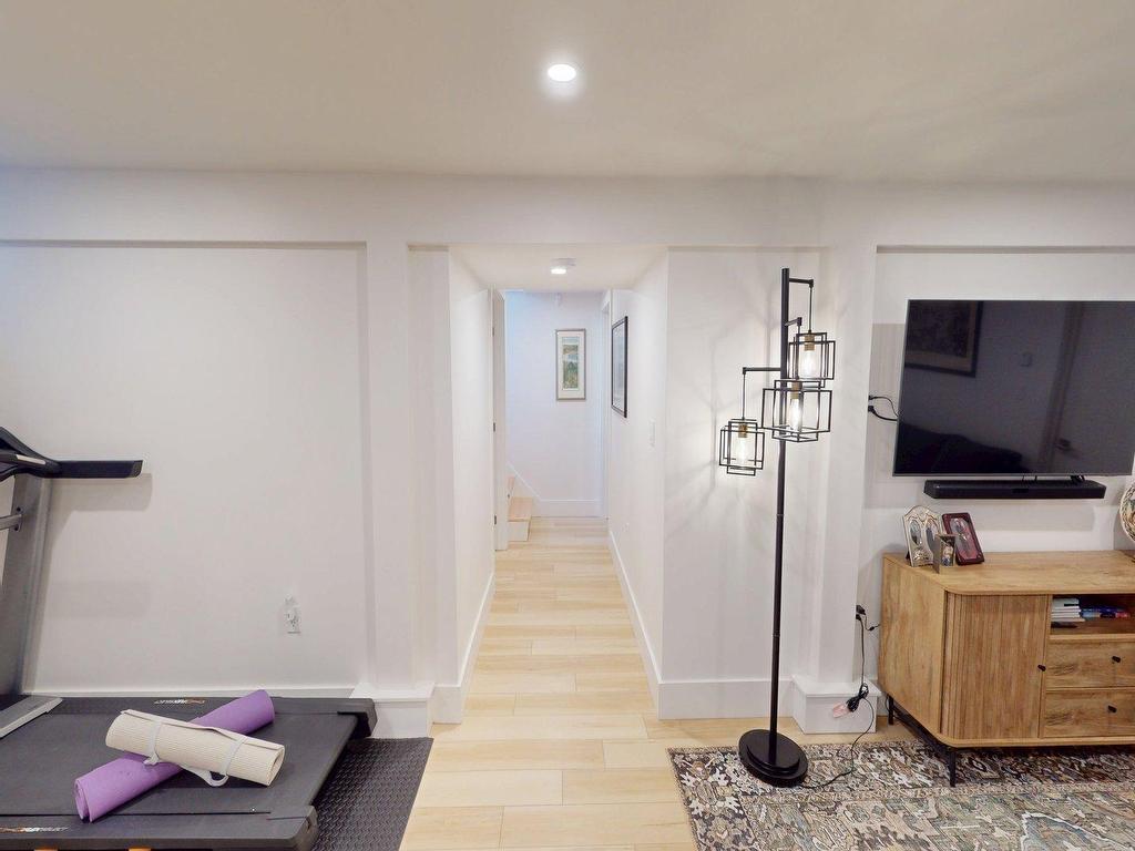 












6368 Edinburgh Street

,
Halifax,




NS
B3L 1W4

