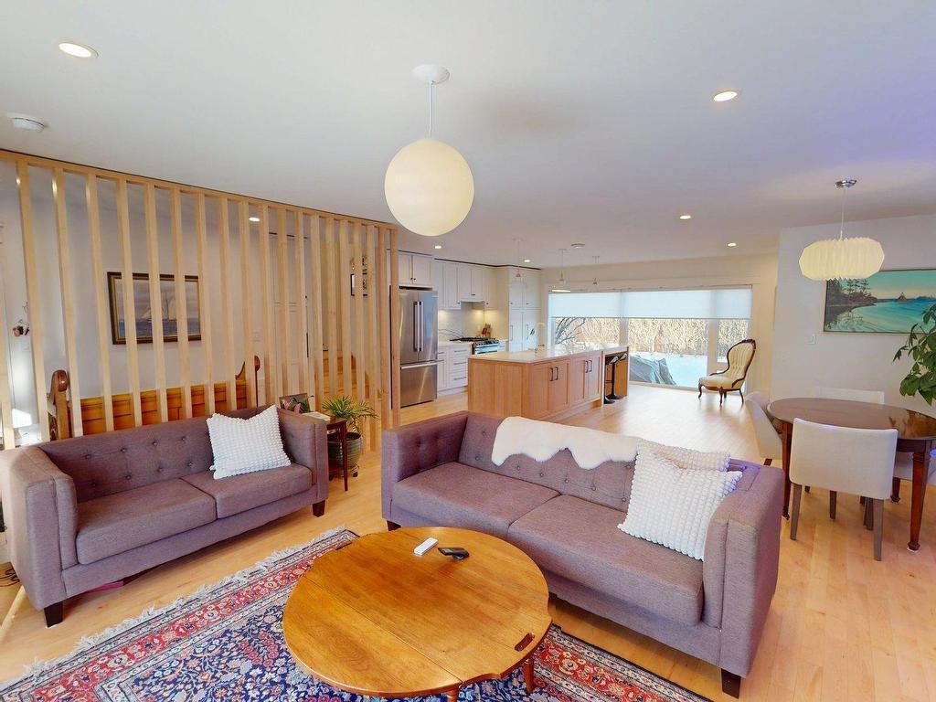 












6368 Edinburgh Street

,
Halifax,




NS
B3L 1W4

