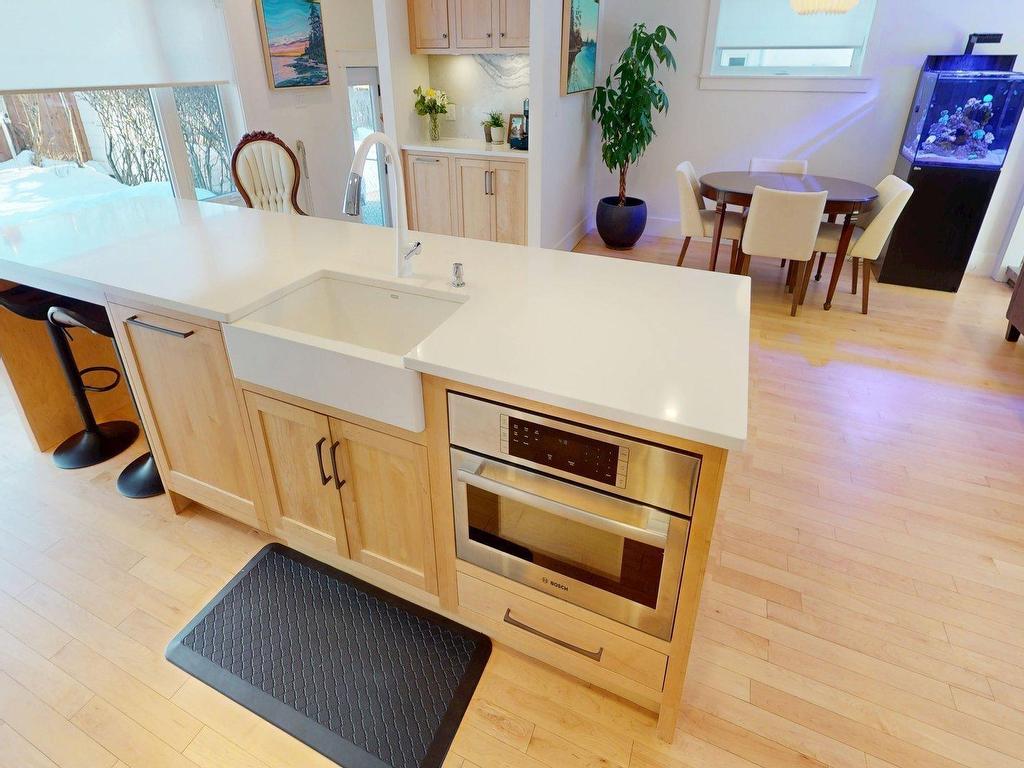 












6368 Edinburgh Street

,
Halifax,




NS
B3L 1W4

