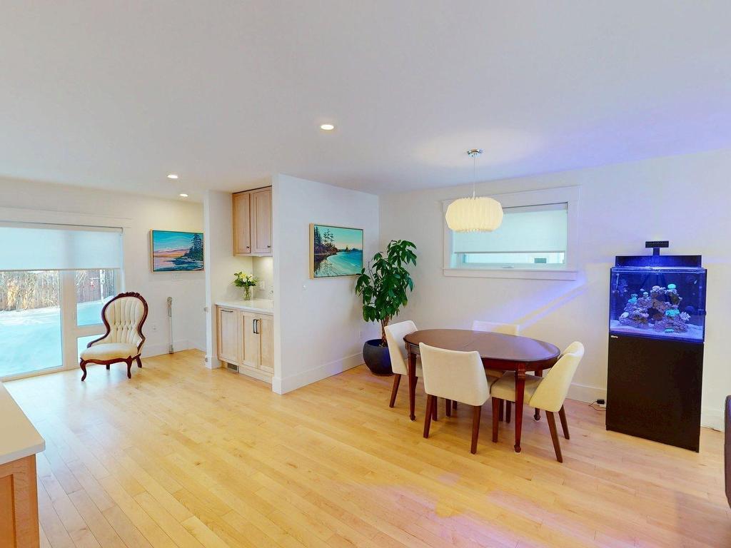 












6368 Edinburgh Street

,
Halifax,




NS
B3L 1W4

