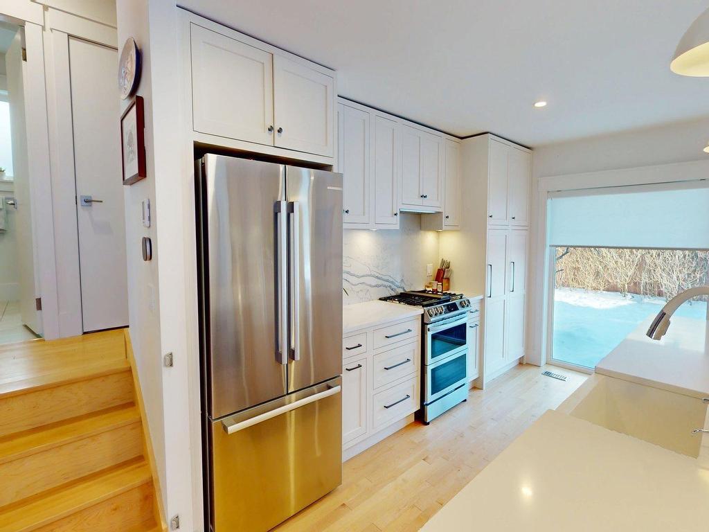 












6368 Edinburgh Street

,
Halifax,




NS
B3L 1W4

