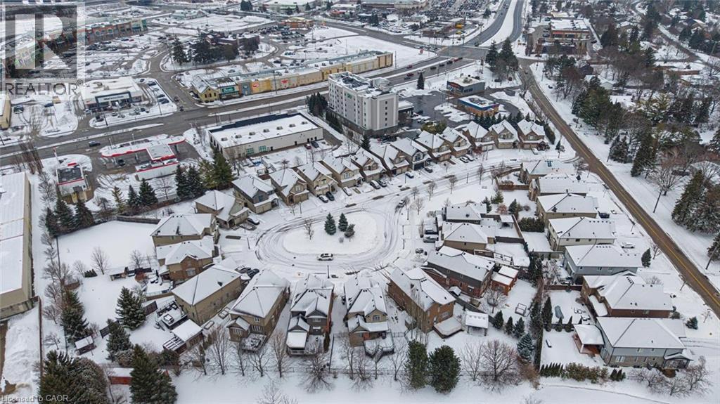 












941 PIONEER GROVE Court

,
Kitchener,




Ontario
N2P0B2

