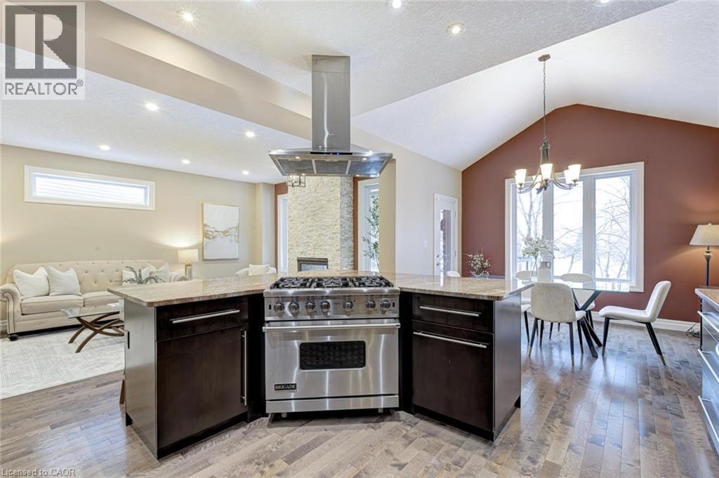 












941 PIONEER GROVE Court

,
Kitchener,




Ontario
N2P0B2

