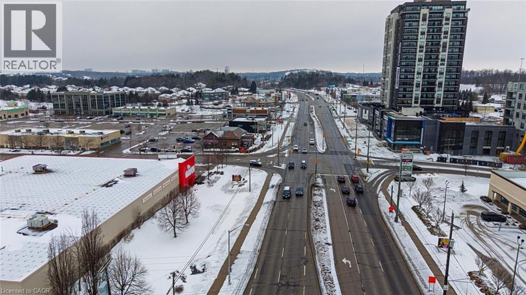 












941 PIONEER GROVE Court

,
Kitchener,




Ontario
N2P0B2

