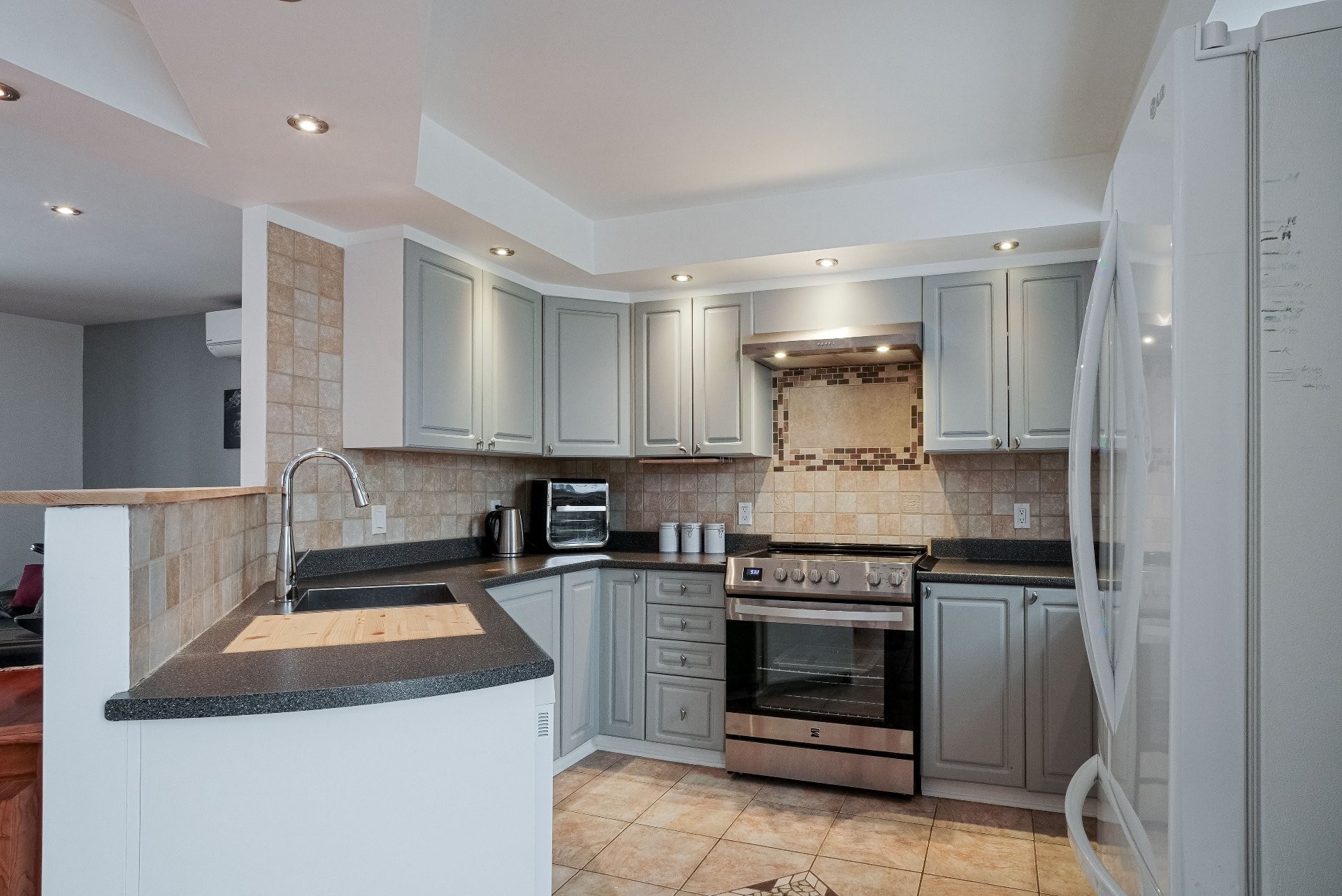 









257


Rue de Chambly

,
Repentigny (Repentigny),




QC
J5Y3P3

