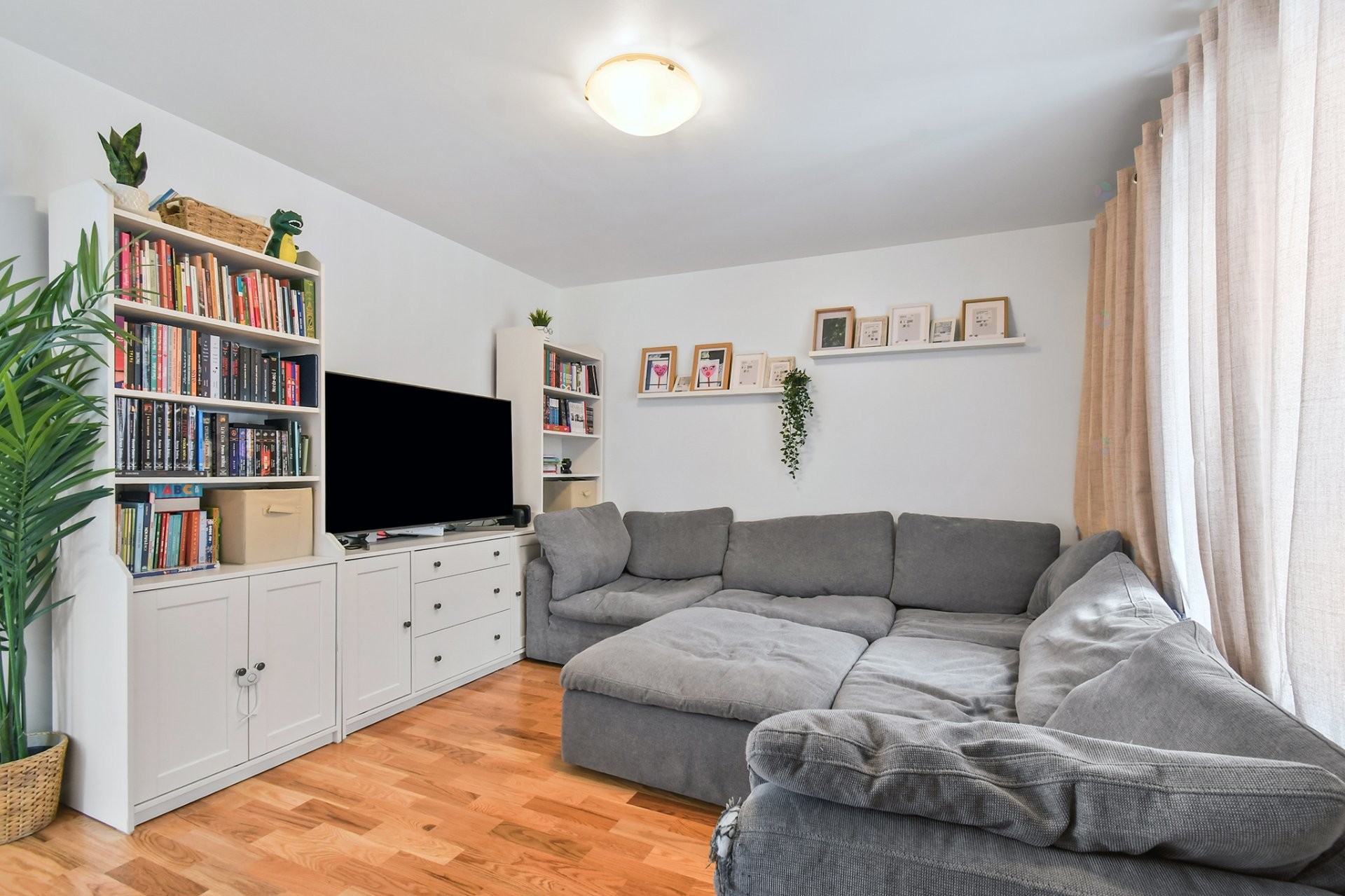 









171


Rue R.-L.-Rivard

,
Saint-Lin/Laurentides,




QC
J5M2E4

