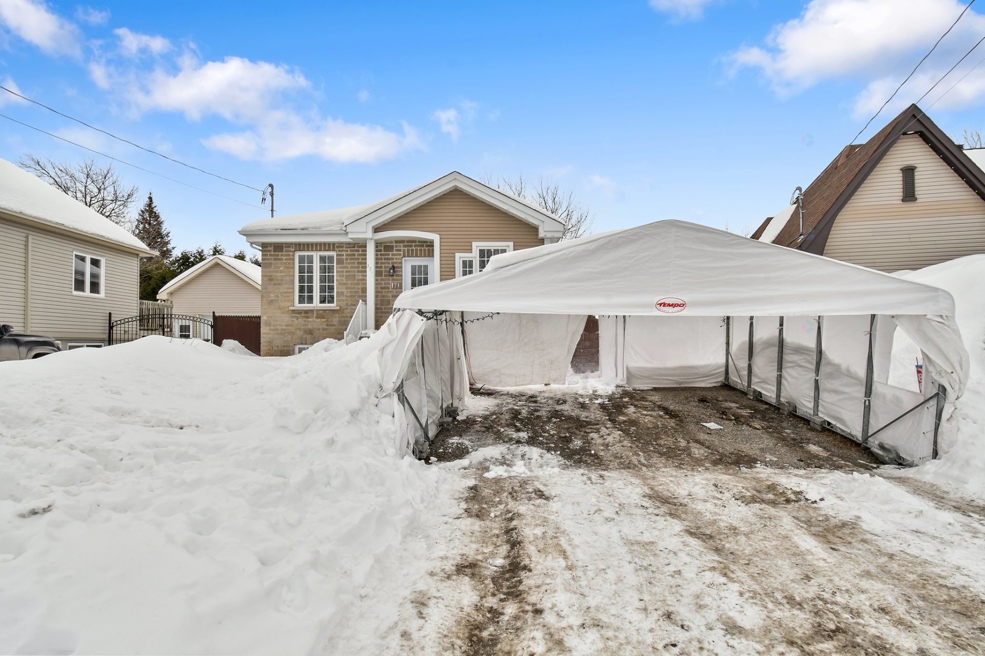 









171


Rue R.-L.-Rivard

,
Saint-Lin/Laurentides,




QC
J5M2E4

