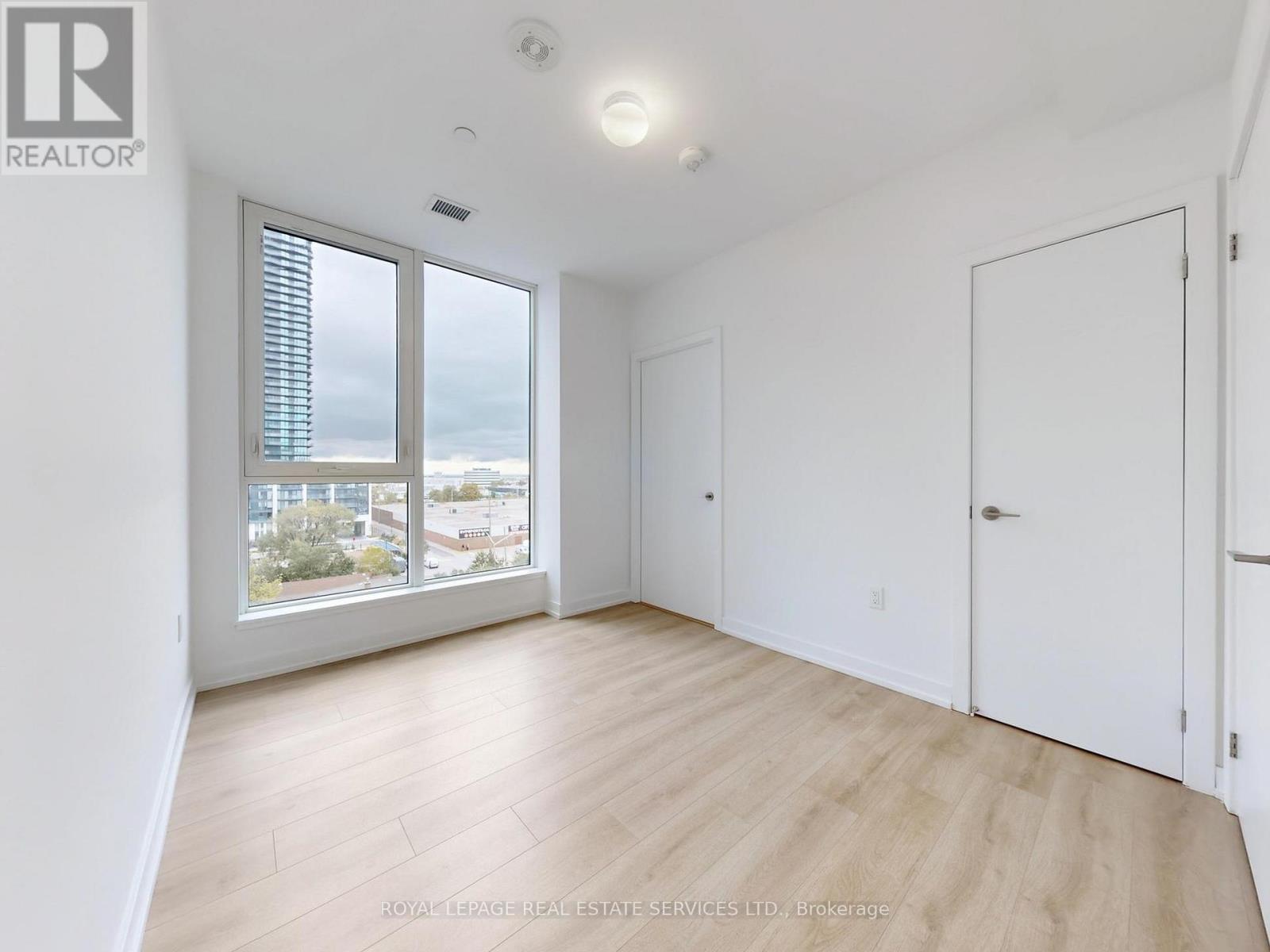












614 - 1195 THE QUEENSWAY

,
Toronto,




Ontario
M8Z0H1

