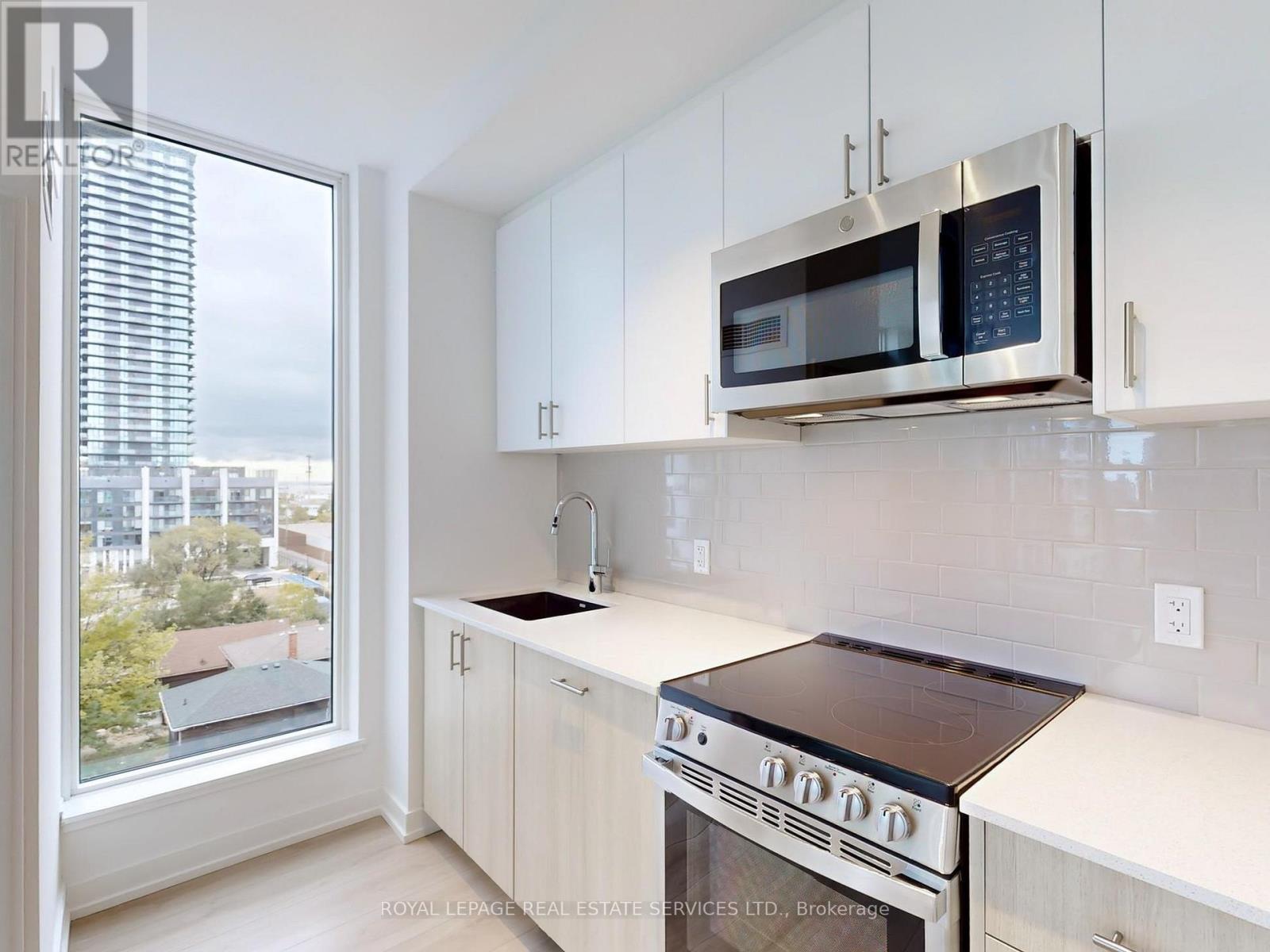 












614 - 1195 THE QUEENSWAY

,
Toronto,




Ontario
M8Z0H1

