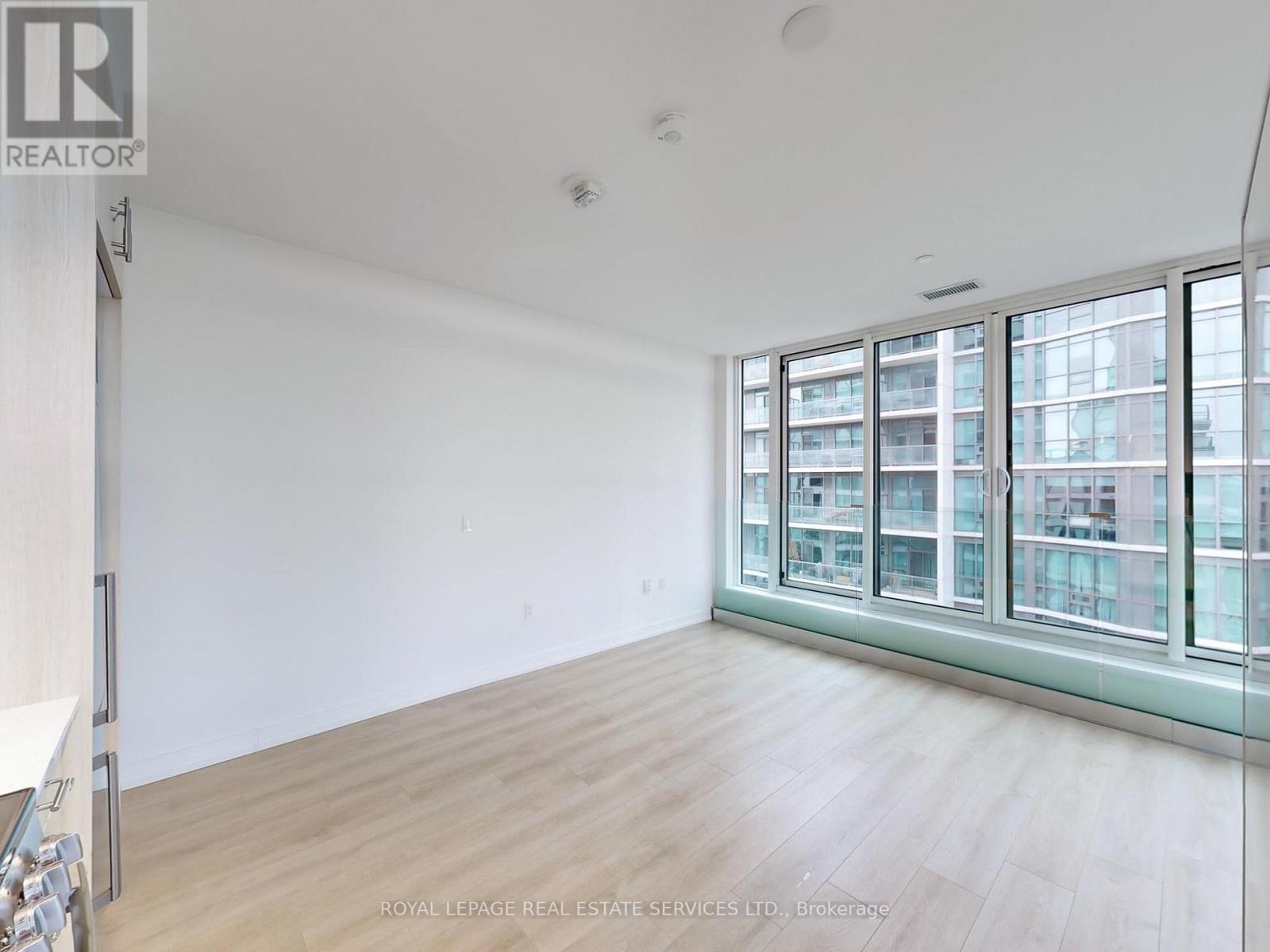 












614 - 1195 THE QUEENSWAY

,
Toronto,




Ontario
M8Z0H1

