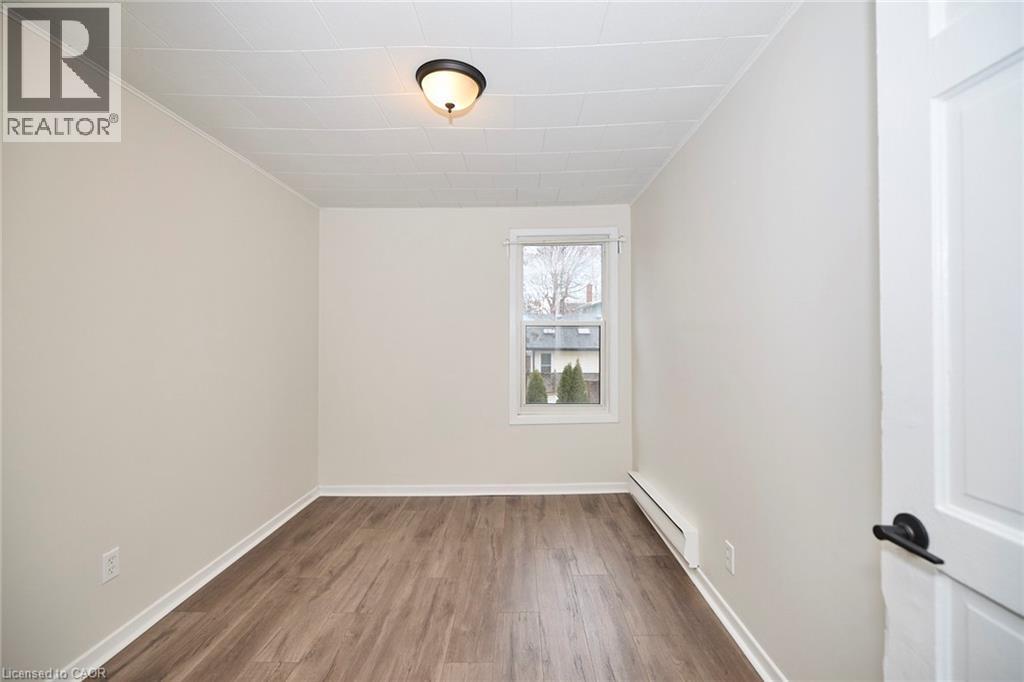 












33 LOCK Street Unit# 3

,
St. Catharines,




Ontario
L2N5B8

