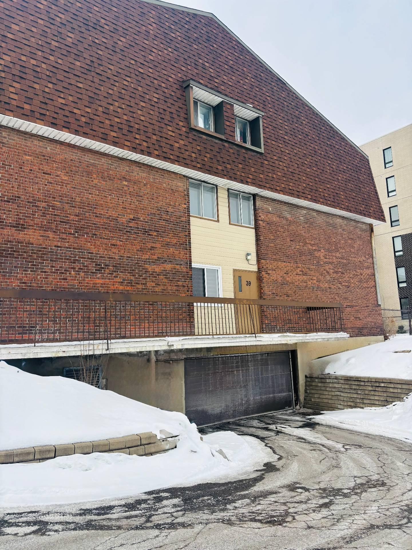 









39


Boul. Brunswick

, 302,
Dollard-des-Ormeaux,




QC
H9B2M2

