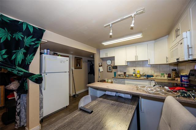 









683


Toronto

ST,
Winnipeg,




MB
R3R 1Z4

