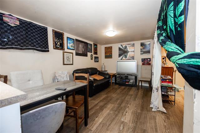 









683


Toronto

ST,
Winnipeg,




MB
R3R 1Z4

