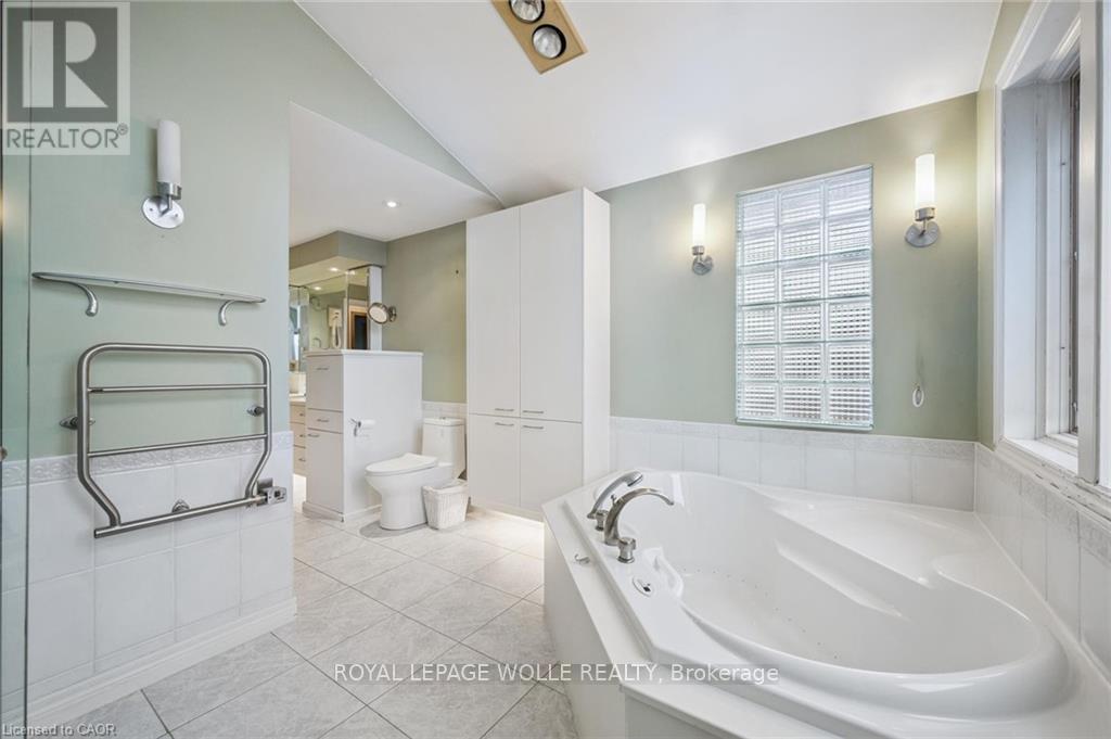 












123 LORRAINE AVENUE

,
Kitchener,




Ontario
N2B2N1

