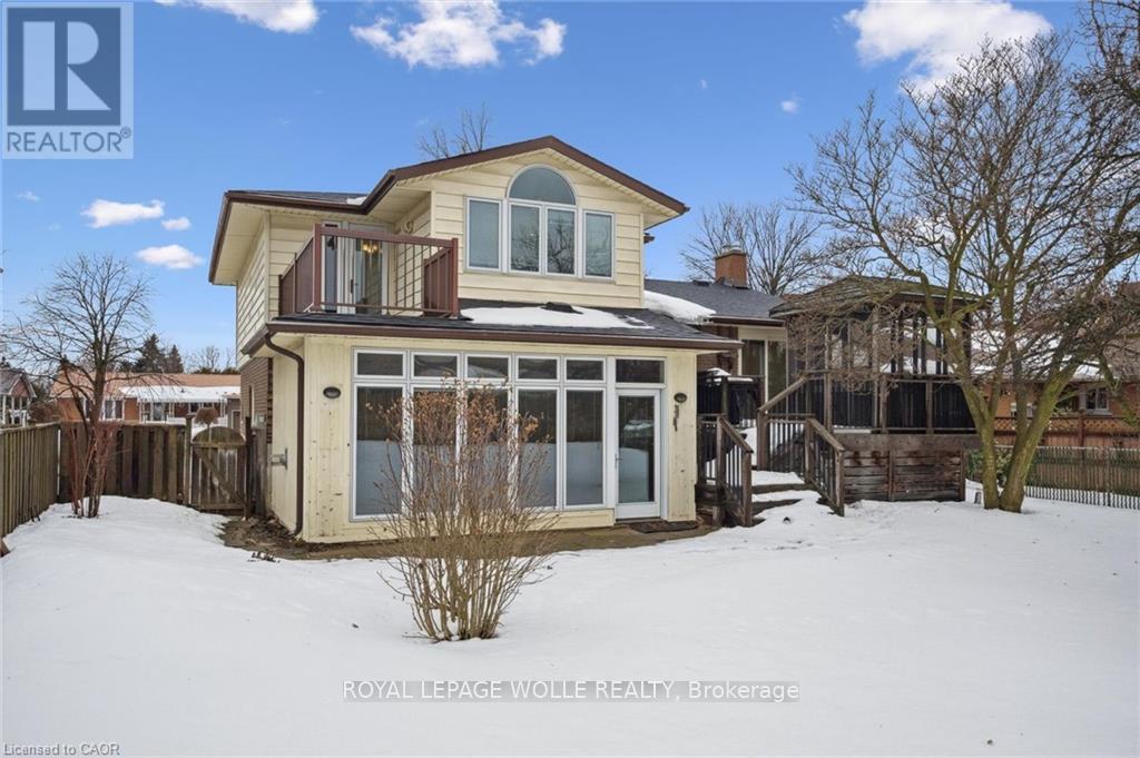 












123 LORRAINE AVENUE

,
Kitchener,




Ontario
N2B2N1

