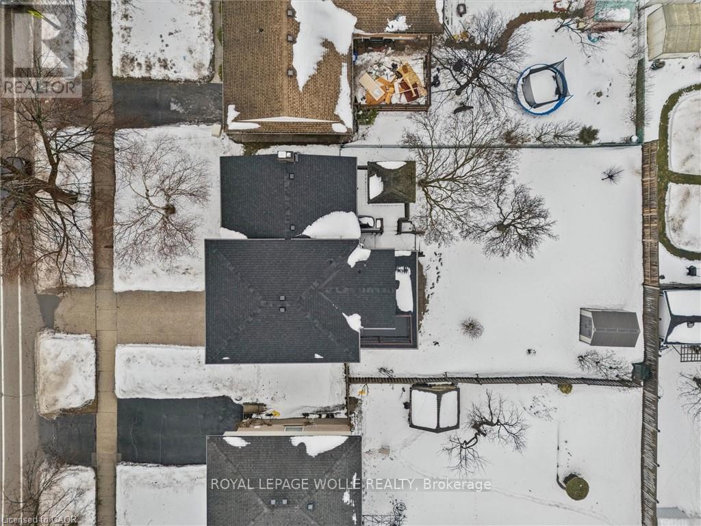 












123 LORRAINE AVENUE

,
Kitchener,




Ontario
N2B2N1

