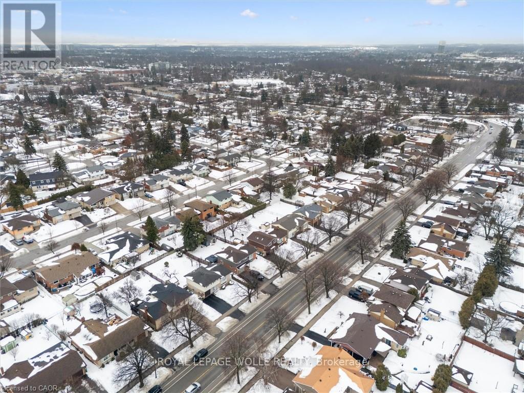 












123 LORRAINE AVENUE

,
Kitchener,




Ontario
N2B2N1

