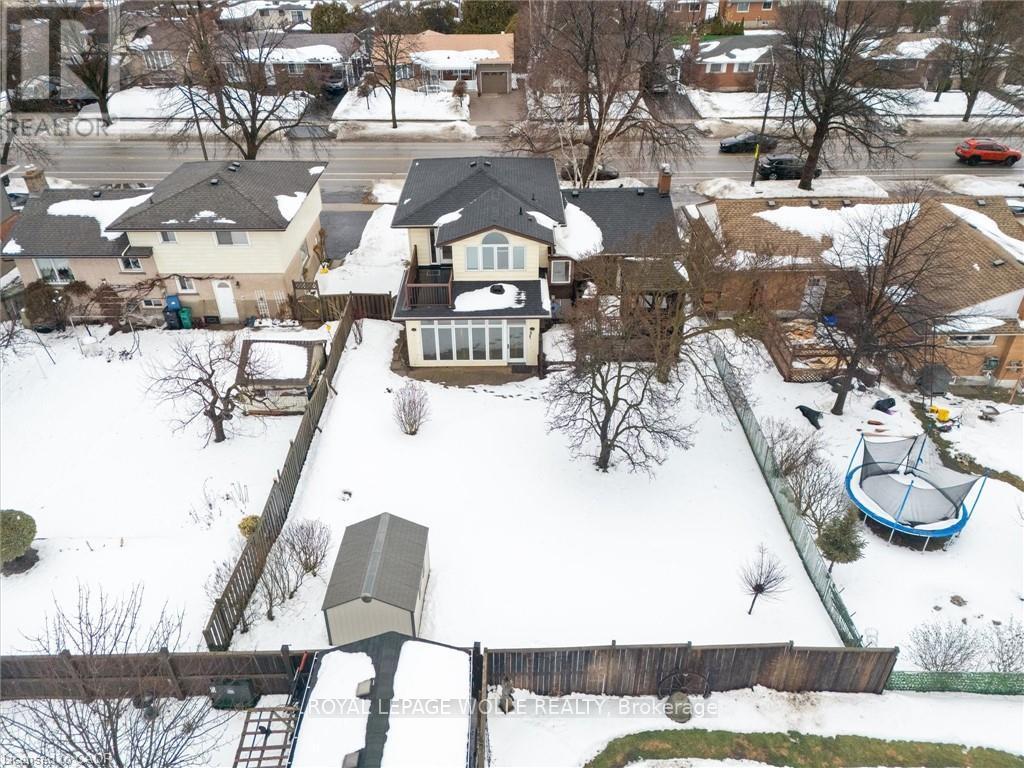 












123 LORRAINE AVENUE

,
Kitchener,




Ontario
N2B2N1

