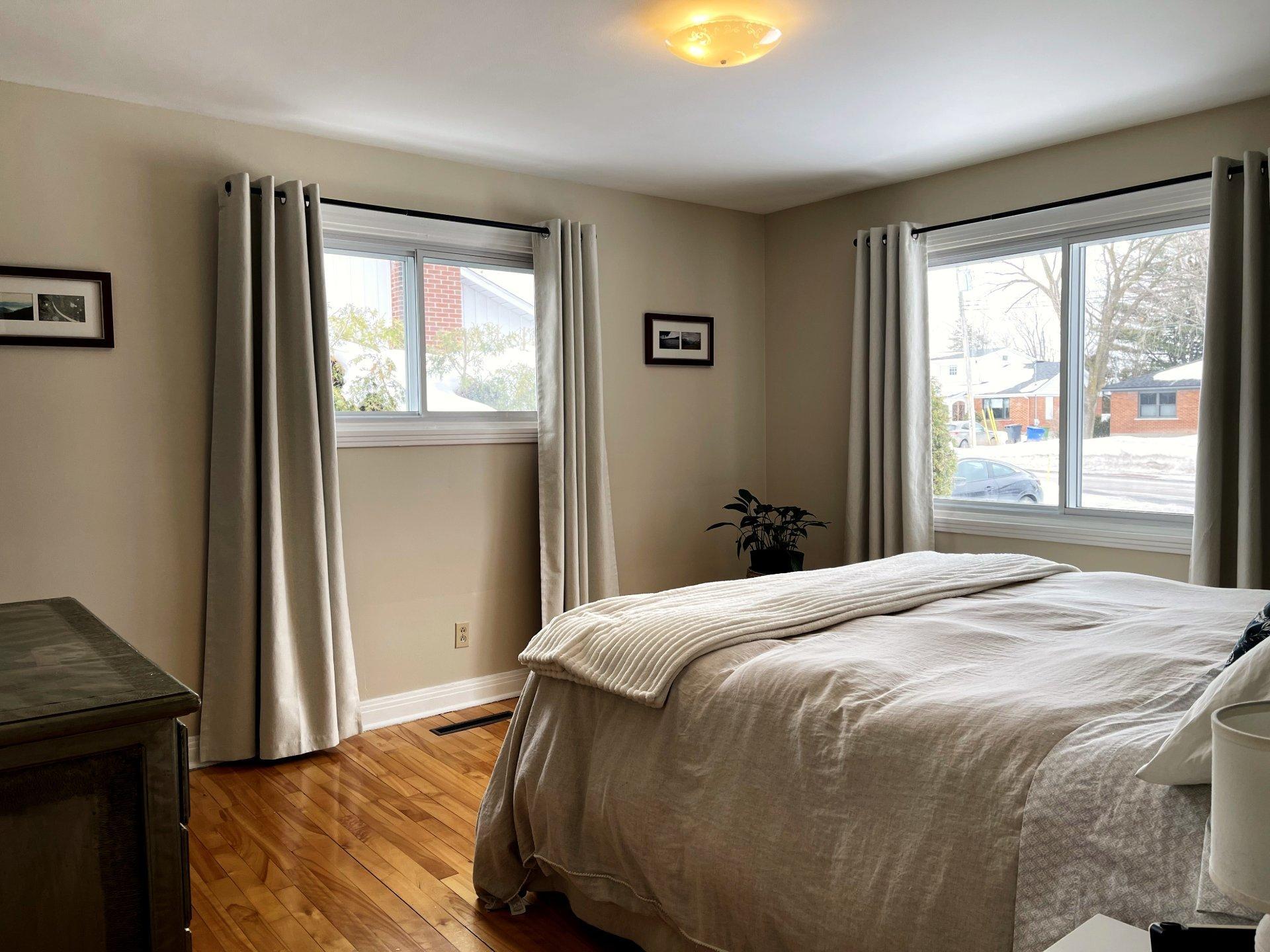 









182


Av. Duke-of-Kent

,
Pointe-Claire,




QC
H9R1Y3

