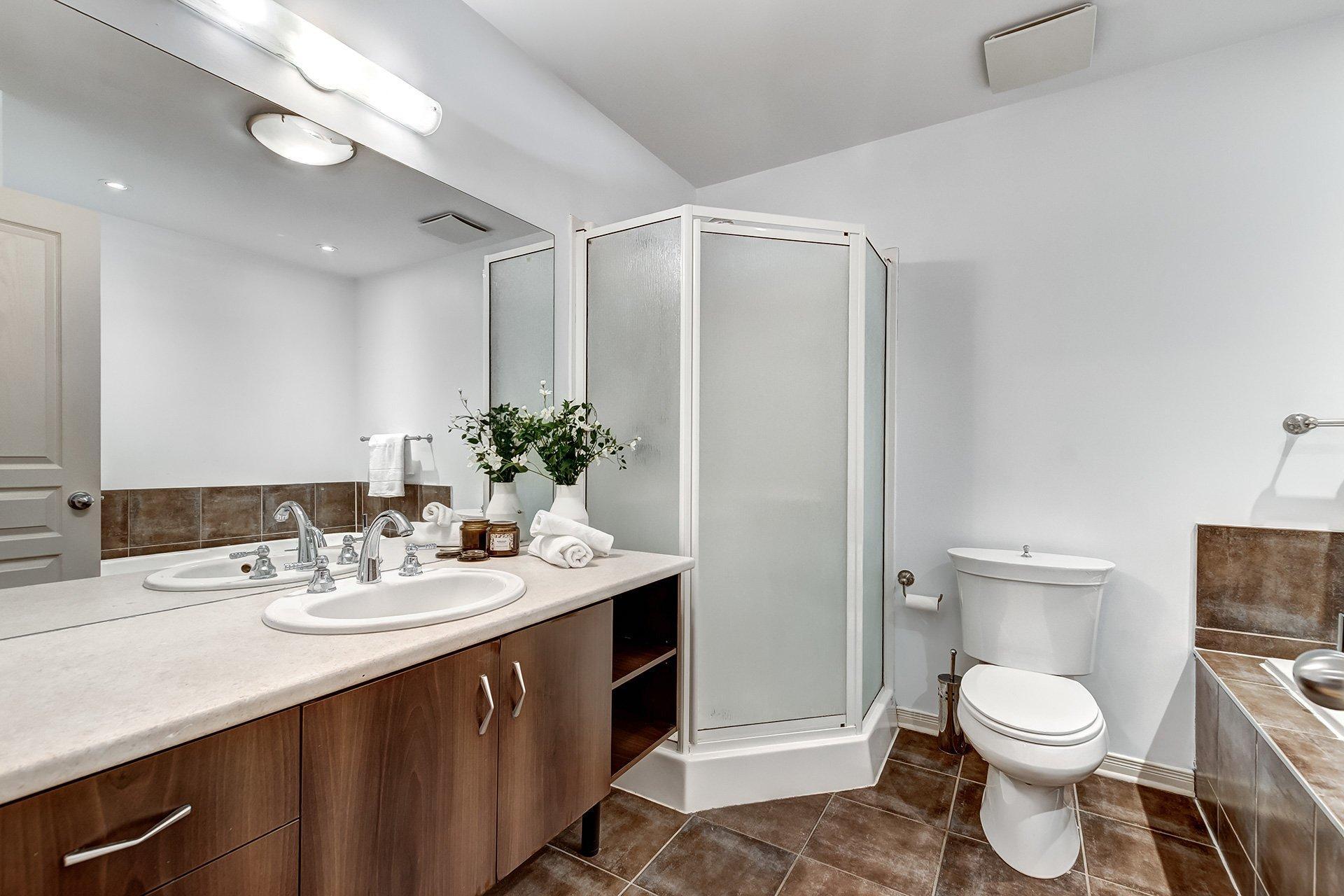 









2686


Av. Ernest-Hemingway

,
Montréal (Saint-Laurent),




QC
H4R3E7

