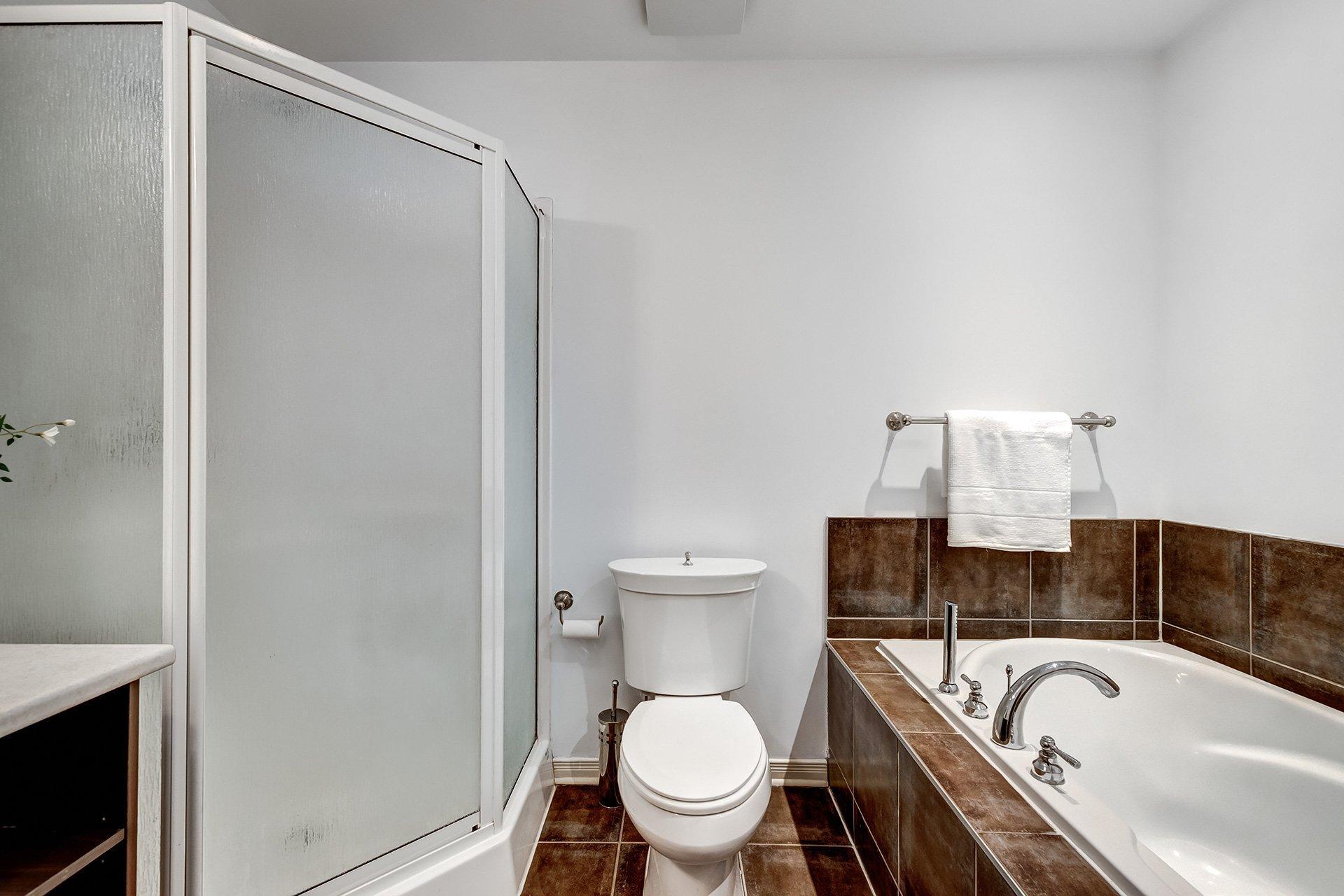 









2686


Av. Ernest-Hemingway

,
Montréal (Saint-Laurent),




QC
H4R3E7

