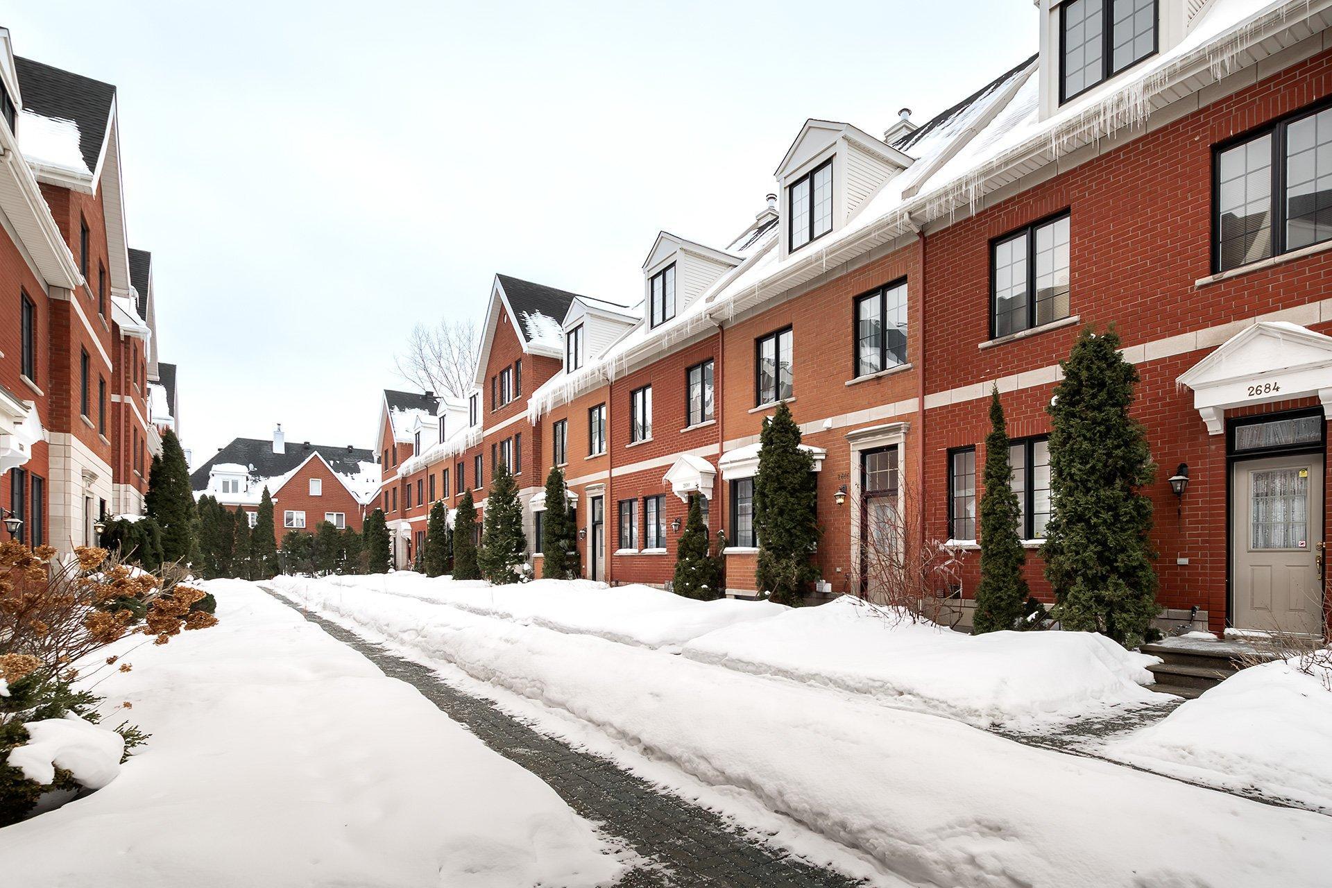 









2686


Av. Ernest-Hemingway

,
Montréal (Saint-Laurent),




QC
H4R3E7

