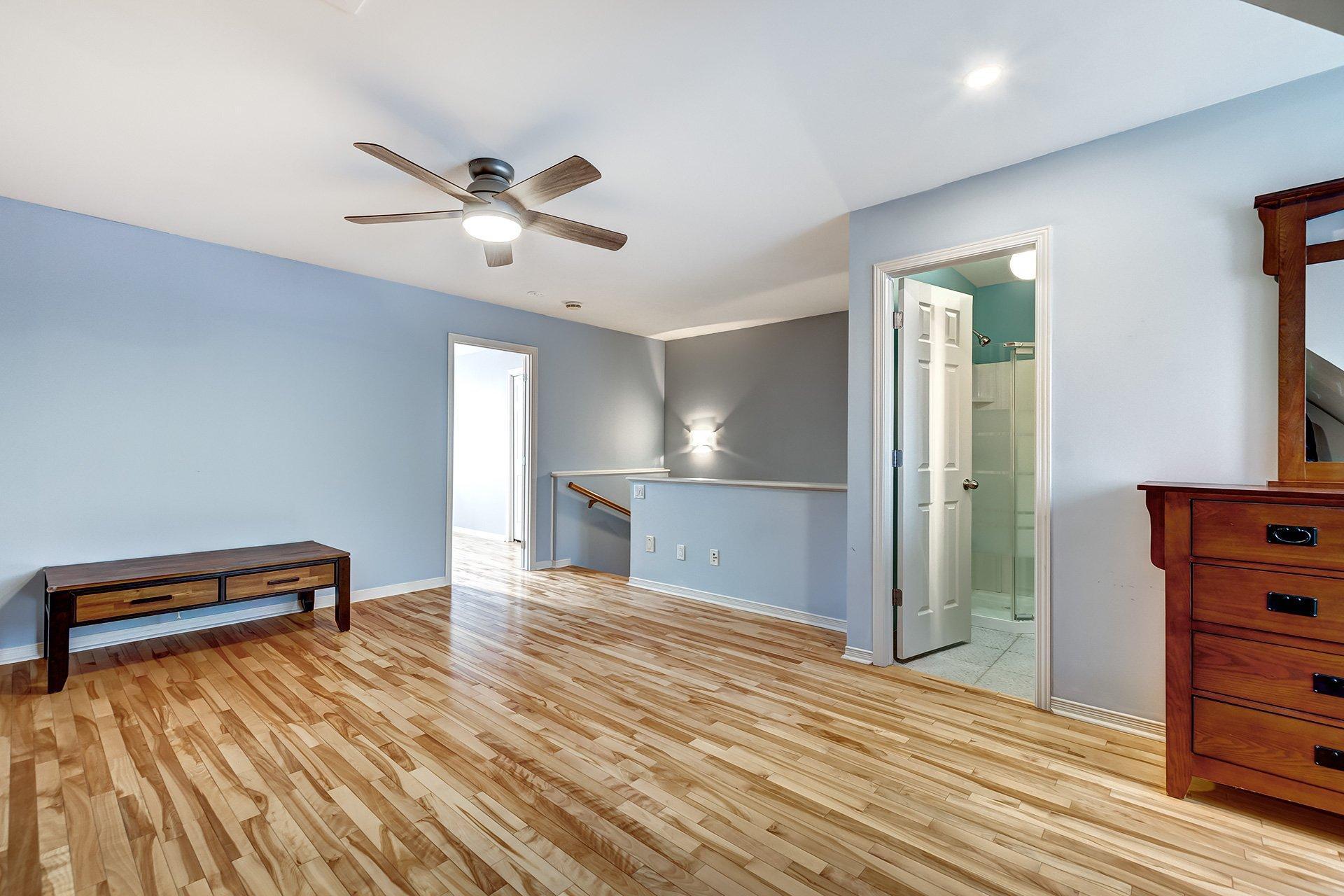 









2686


Av. Ernest-Hemingway

,
Montréal (Saint-Laurent),




QC
H4R3E7

