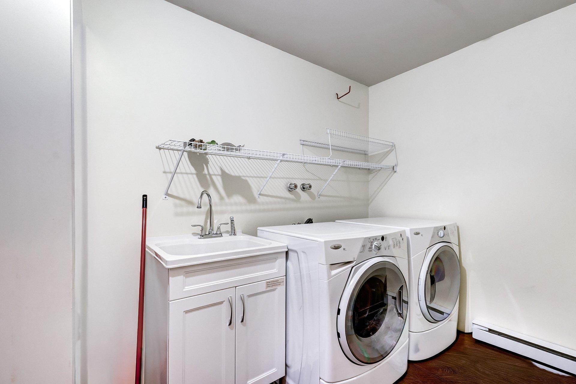 









2686


Av. Ernest-Hemingway

,
Montréal (Saint-Laurent),




QC
H4R3E7

