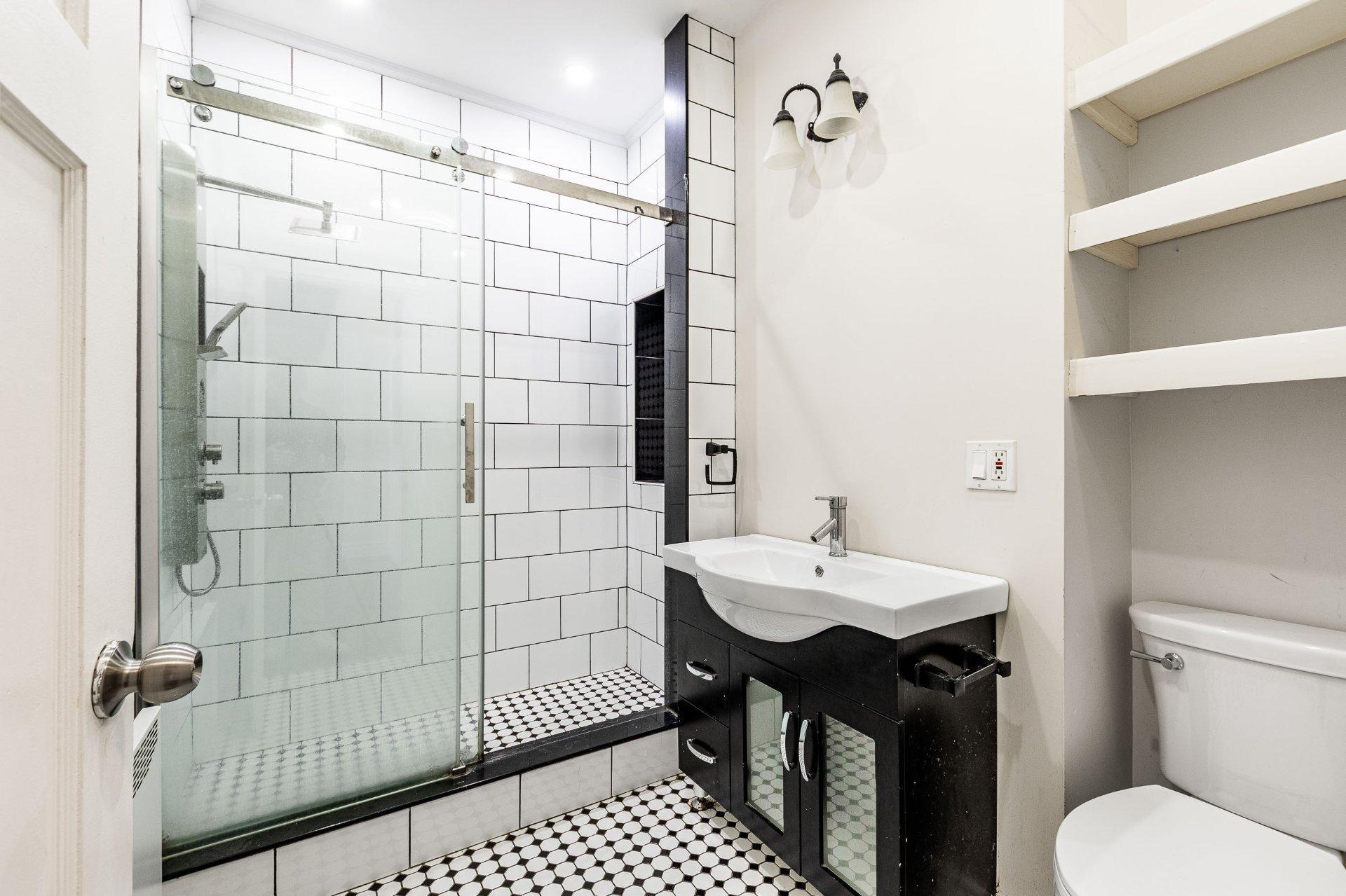 









4693

 - 4697


Rue De La Roche

,
Montréal (Le Plateau-Mont-Royal),




QC
H2J3J5

