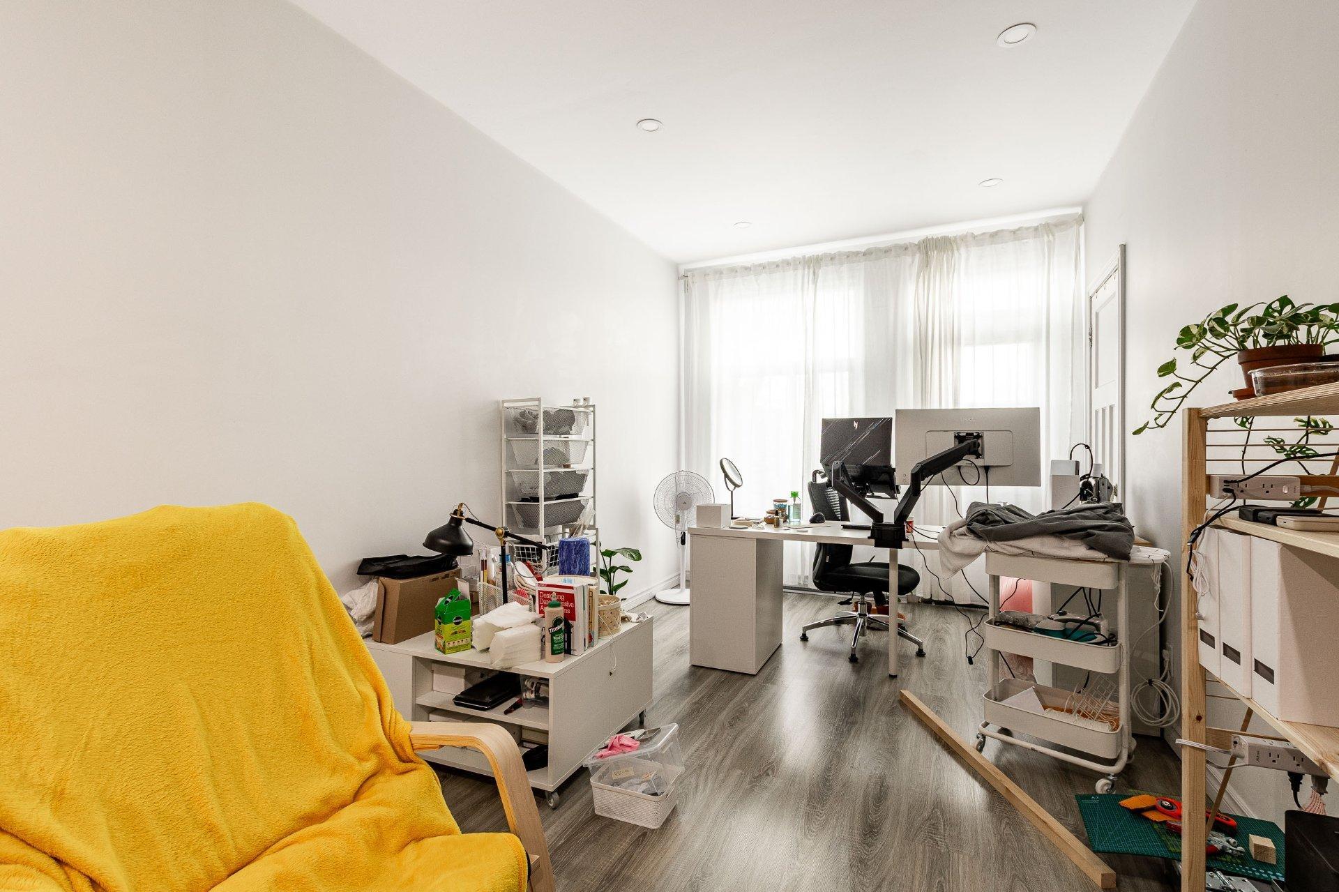 









4693

 - 4697


Rue De La Roche

,
Montréal (Le Plateau-Mont-Royal),




QC
H2J3J5

