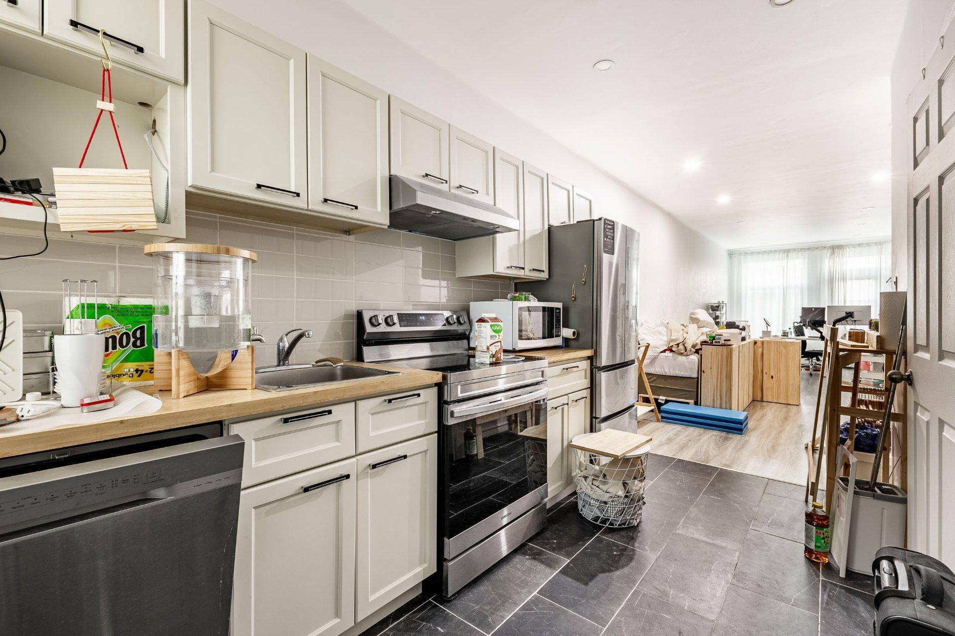 









4693

 - 4697


Rue De La Roche

,
Montréal (Le Plateau-Mont-Royal),




QC
H2J3J5

