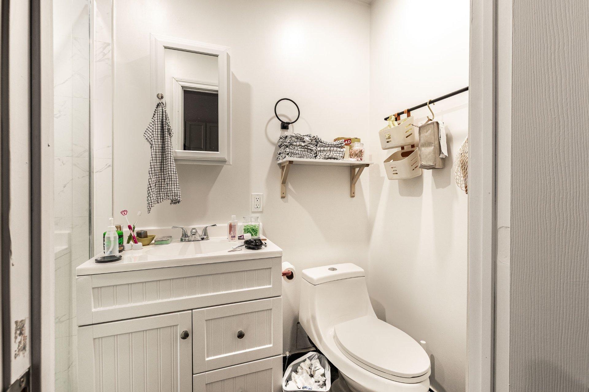 









4693

 - 4697


Rue De La Roche

,
Montréal (Le Plateau-Mont-Royal),




QC
H2J3J5

