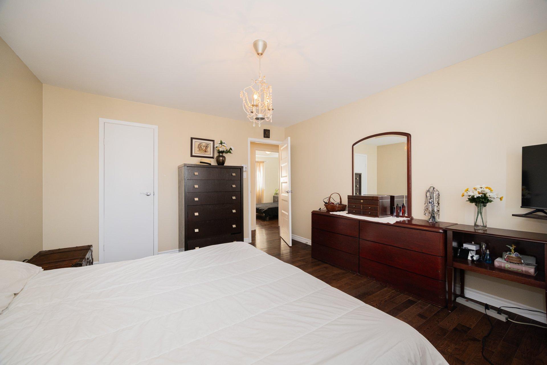 









503


Rue de Callas

,
Laval (Chomedey),




QC
H7W4V2

