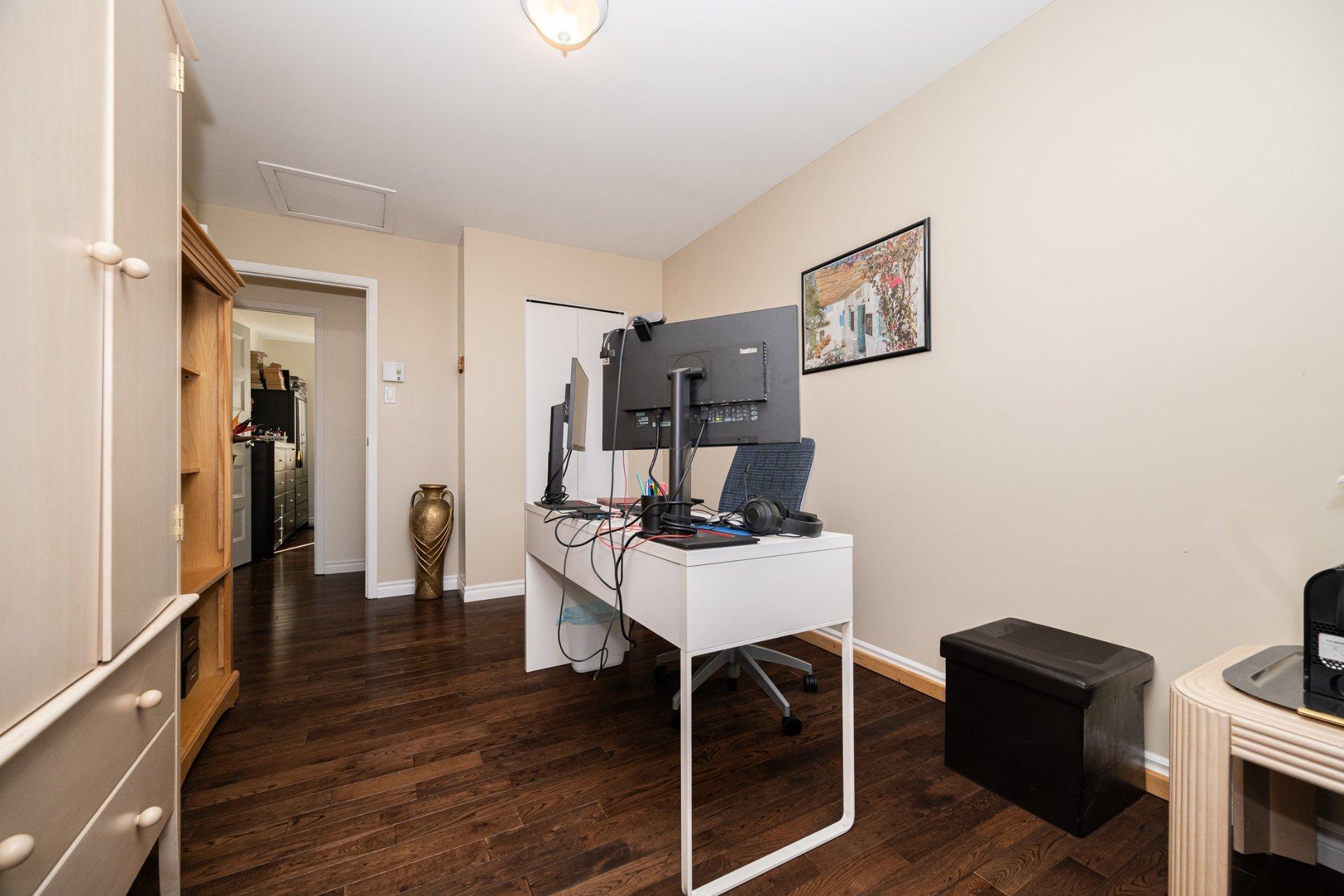 









503


Rue de Callas

,
Laval (Chomedey),




QC
H7W4V2

