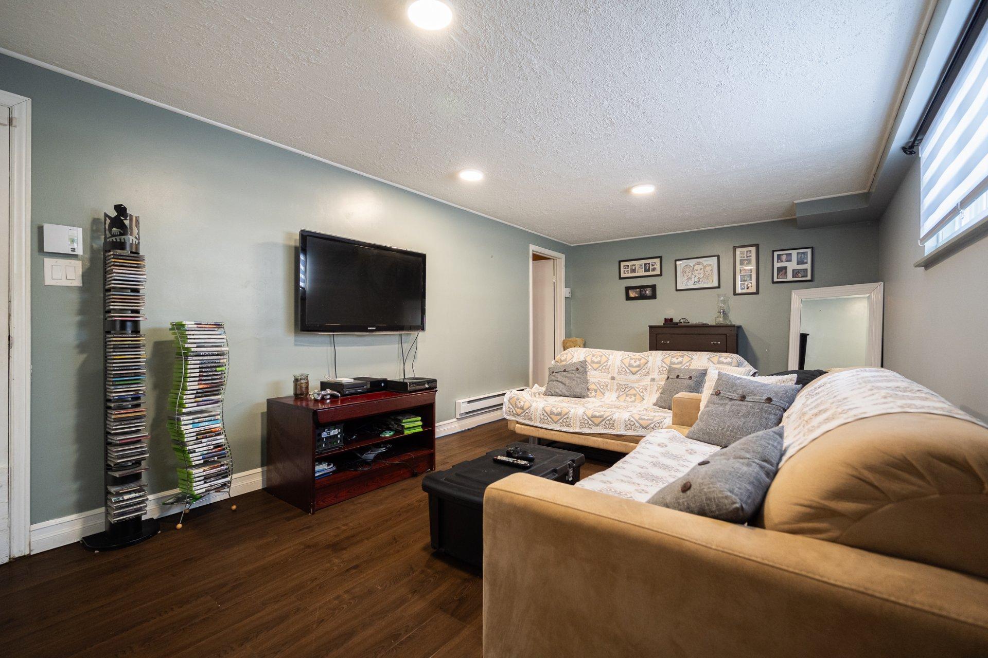 









503


Rue de Callas

,
Laval (Chomedey),




QC
H7W4V2

