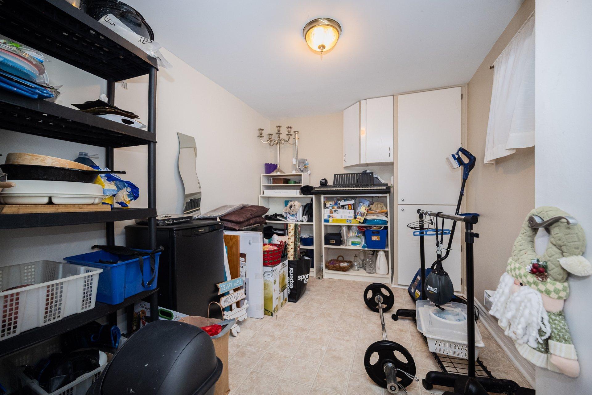 









503


Rue de Callas

,
Laval (Chomedey),




QC
H7W4V2

