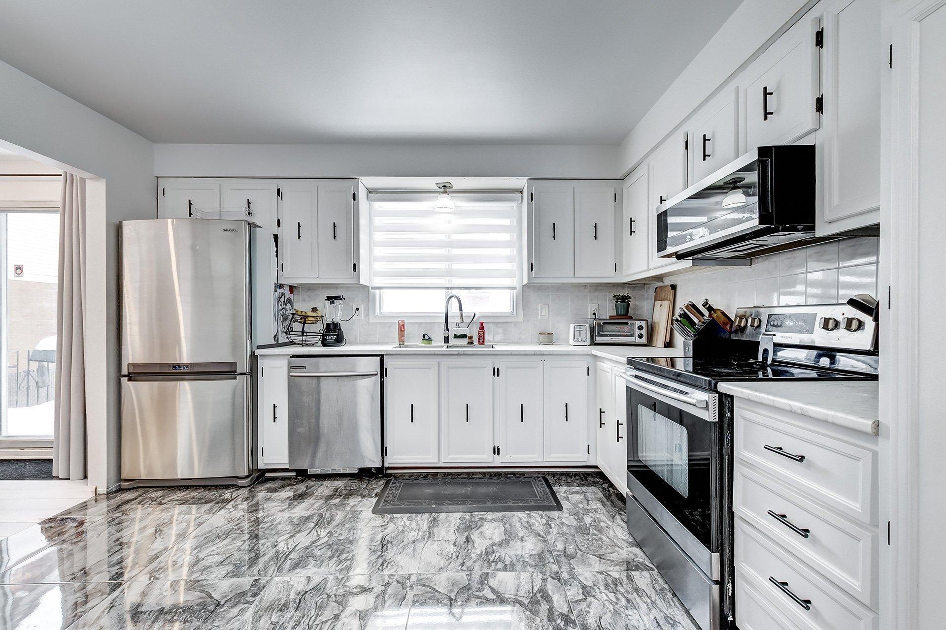 









90


Rue Audubon

,
Dollard-des-Ormeaux,




QC
H9B3E9

