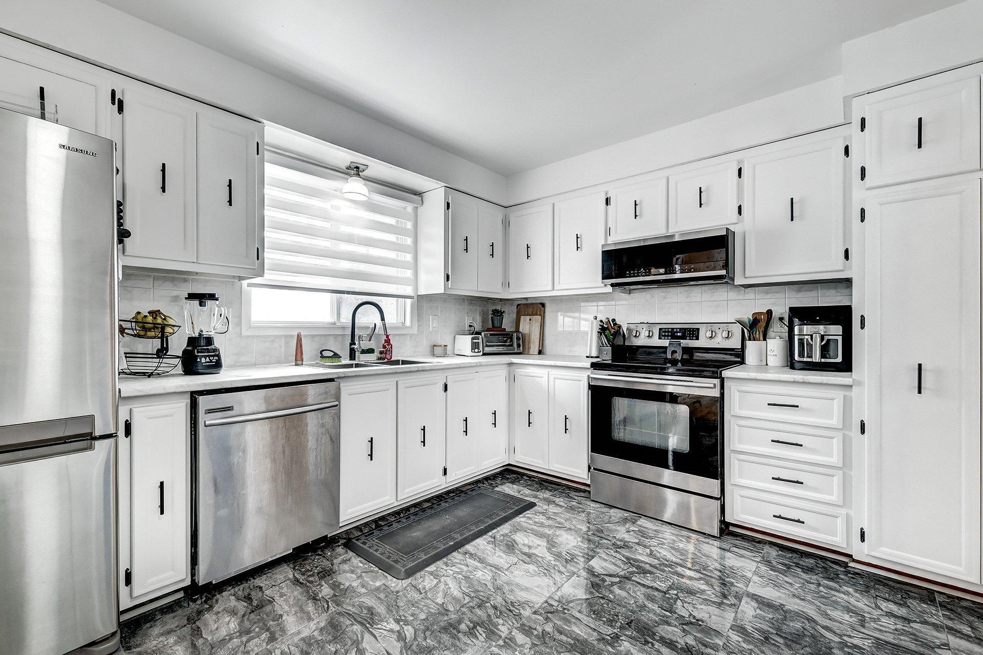 









90


Rue Audubon

,
Dollard-des-Ormeaux,




QC
H9B3E9

