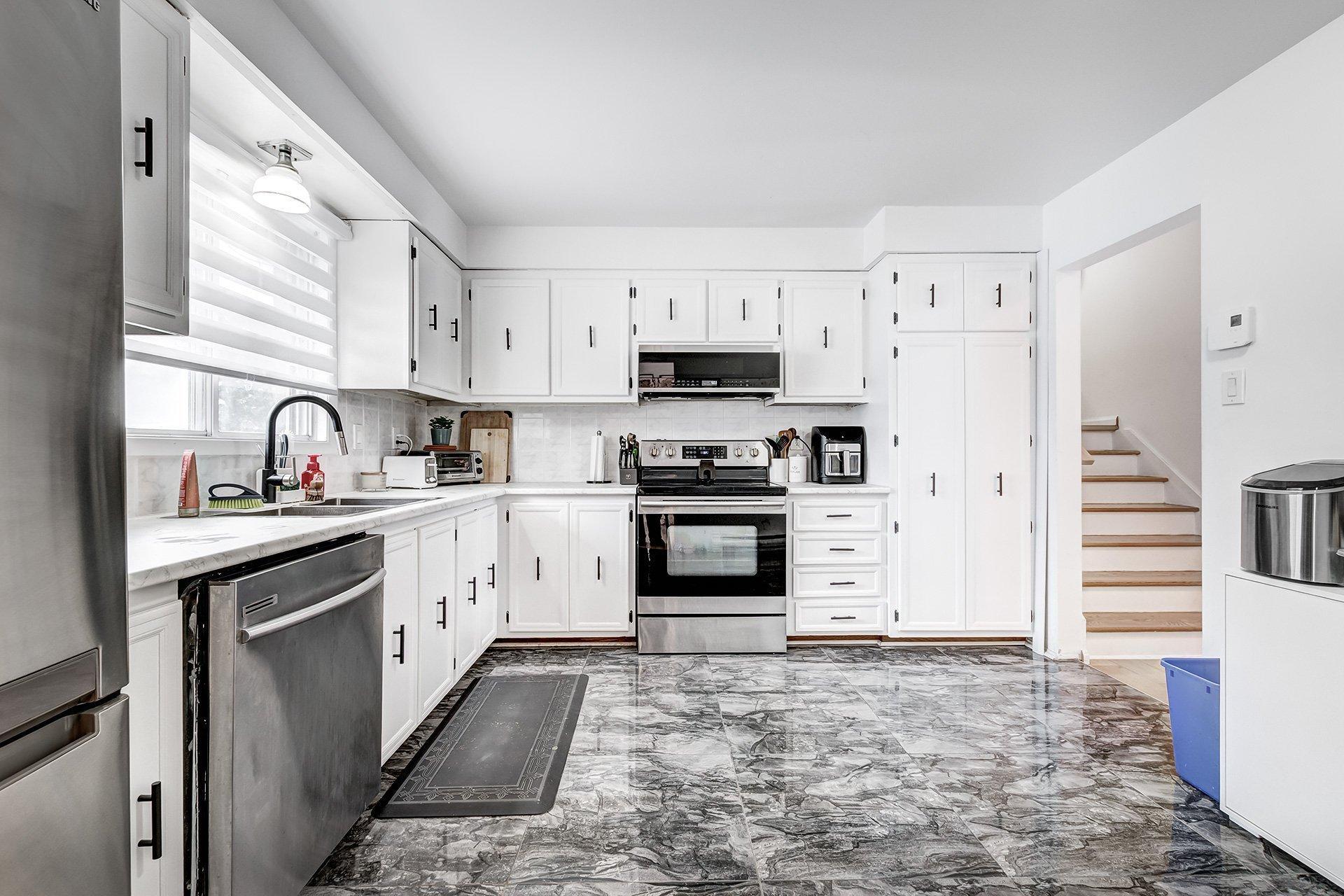 









90


Rue Audubon

,
Dollard-des-Ormeaux,




QC
H9B3E9

