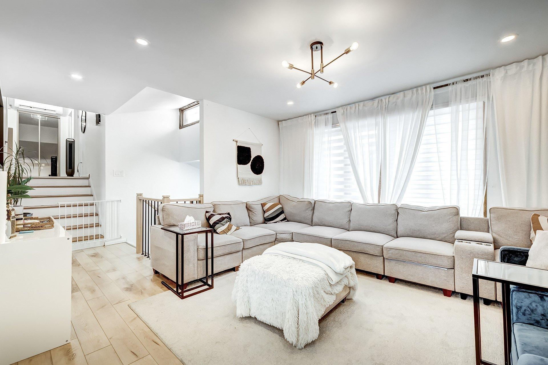 









90


Rue Audubon

,
Dollard-des-Ormeaux,




QC
H9B3E9

