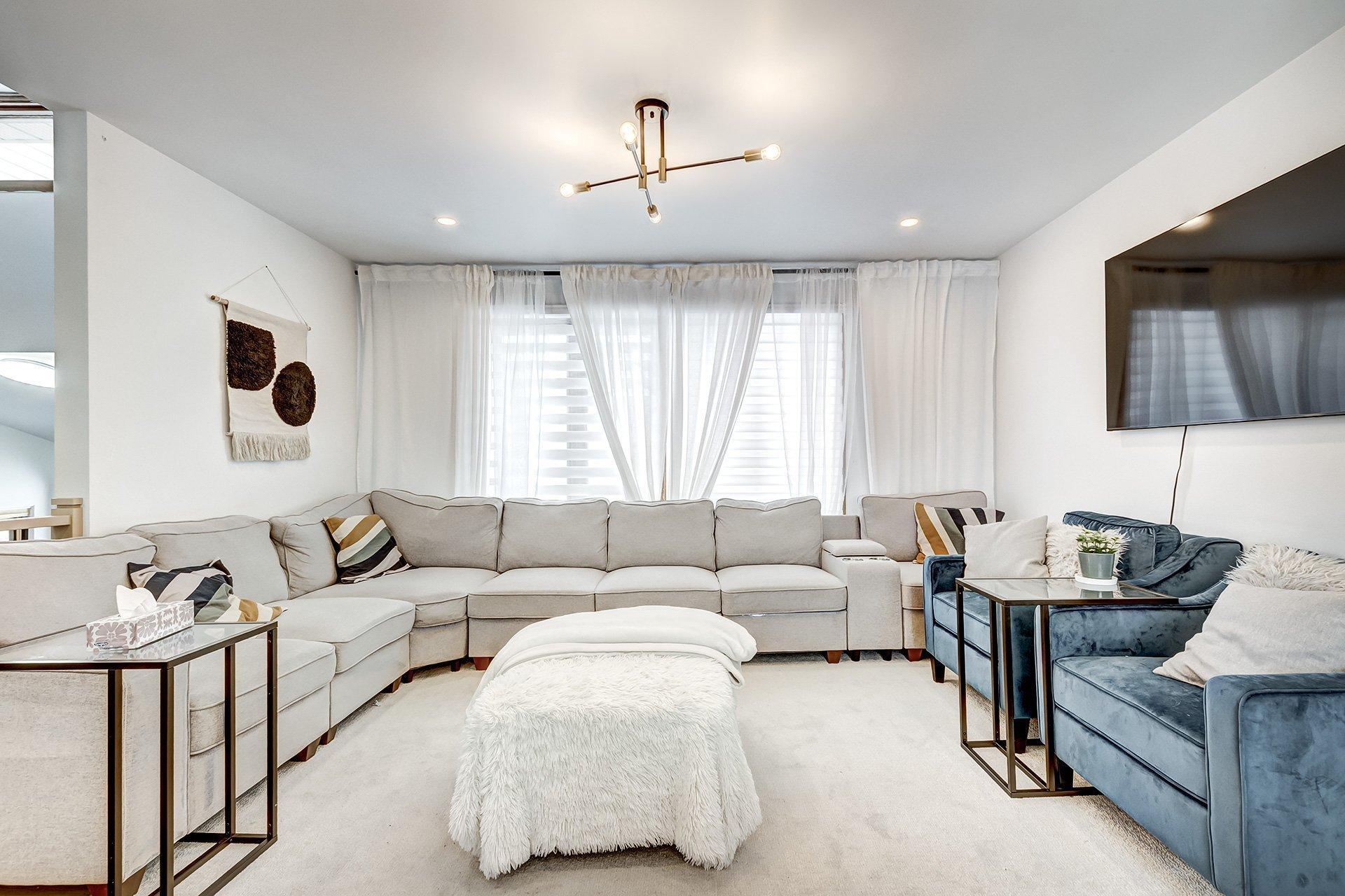 









90


Rue Audubon

,
Dollard-des-Ormeaux,




QC
H9B3E9

