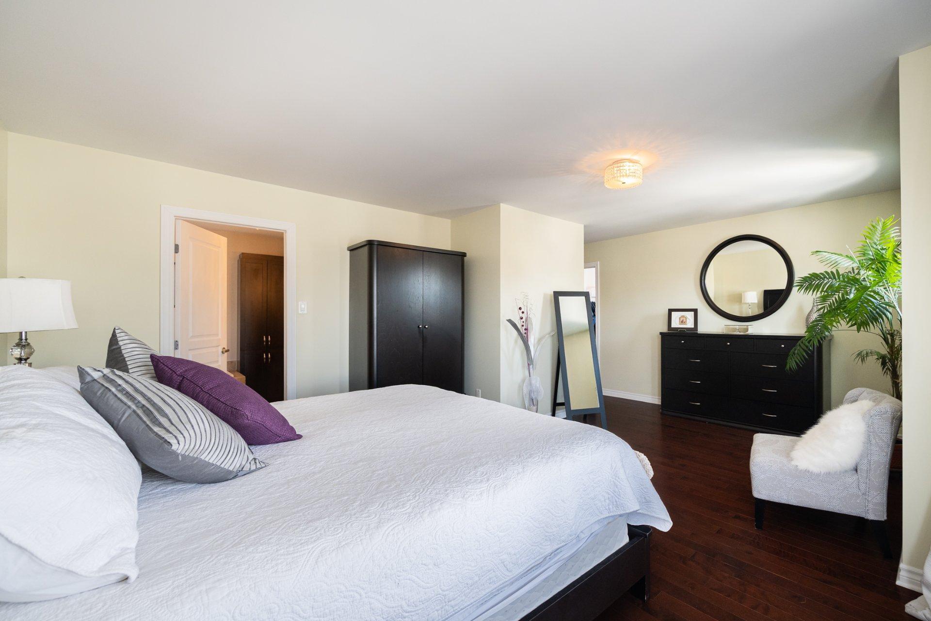 









4665


Rue Gaston-Chapleau

,
Laval (Chomedey),




QC
H7W0B5

