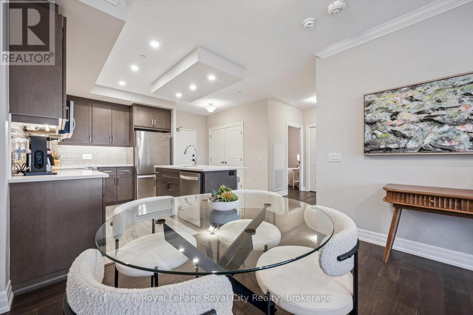 












809 - 1880 GORDON STREET

,
Guelph (Pineridge/Westminster Woods),




Ontario
N1L0P5

