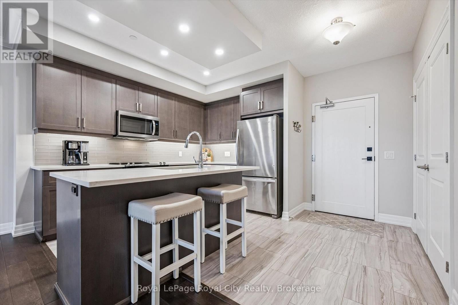 












809 - 1880 GORDON STREET

,
Guelph (Pineridge/Westminster Woods),




Ontario
N1L0P5

