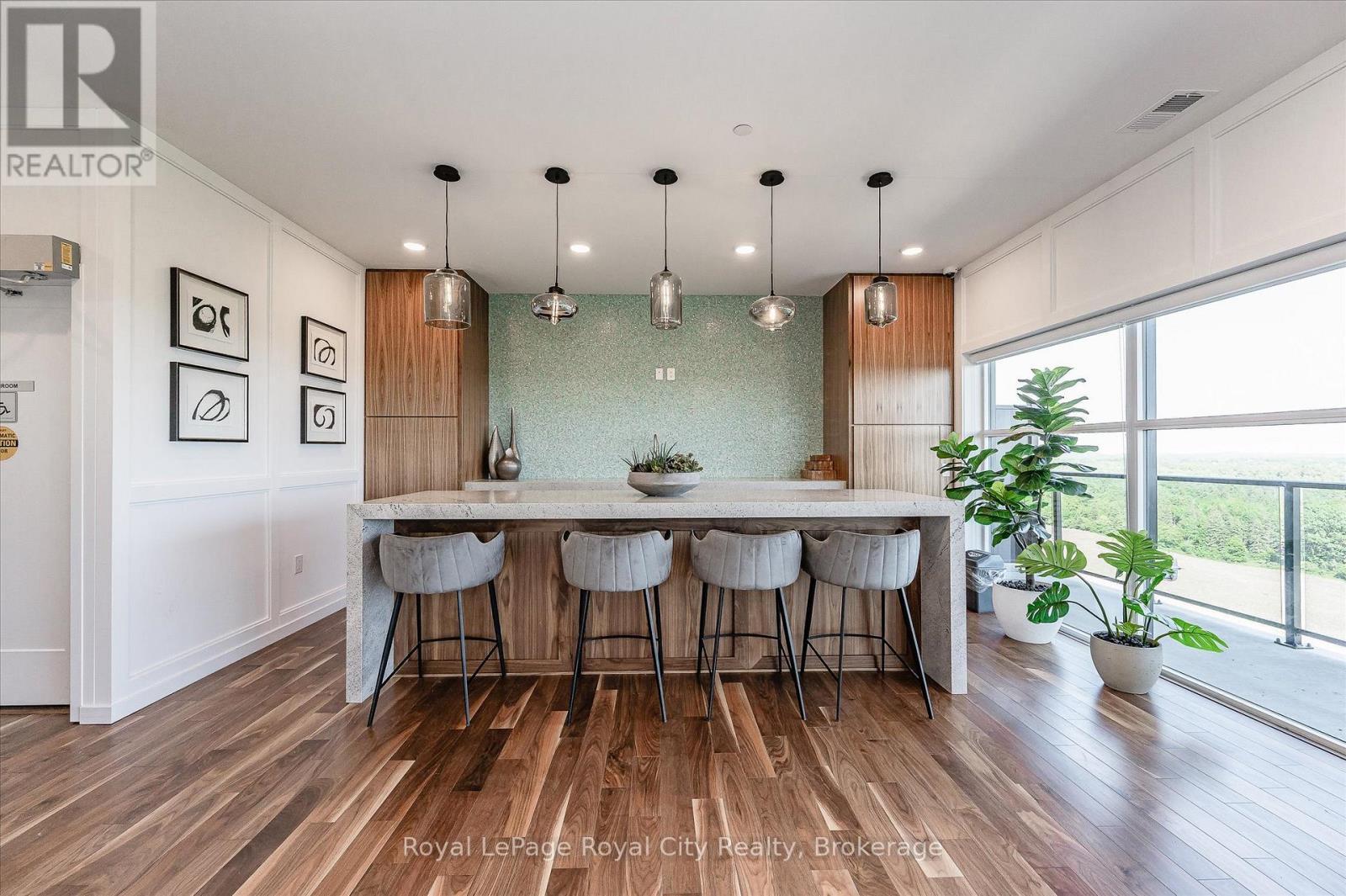 












809 - 1880 GORDON STREET

,
Guelph (Pineridge/Westminster Woods),




Ontario
N1L0P5

