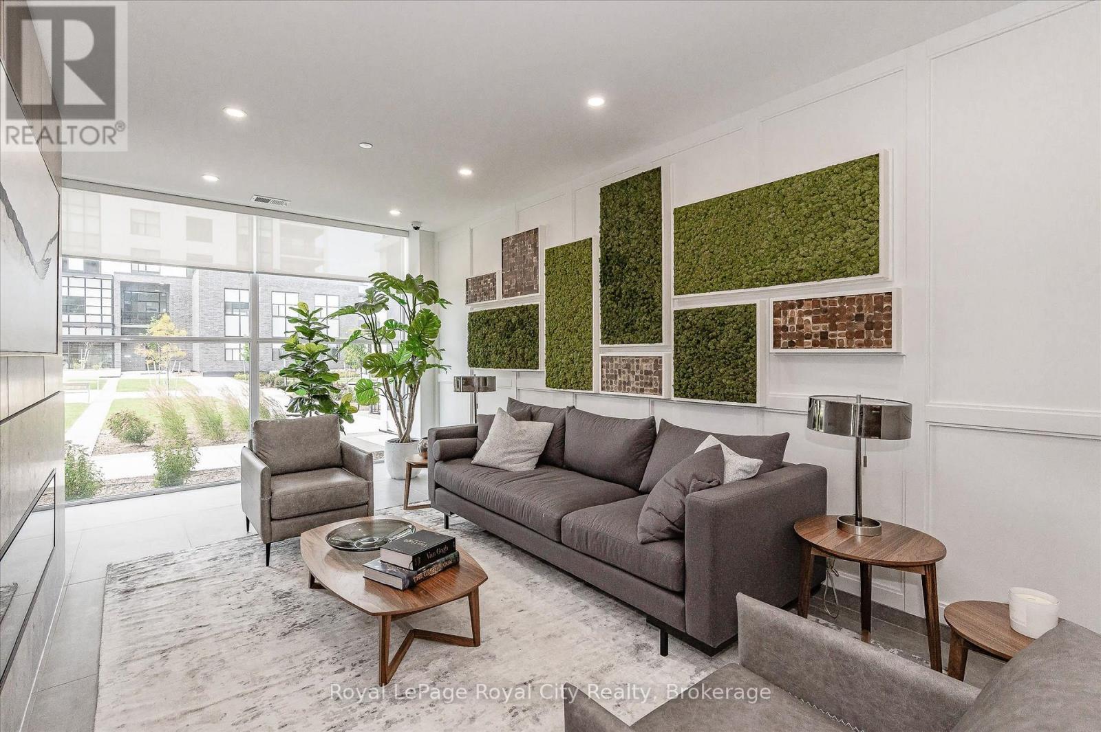 












809 - 1880 GORDON STREET

,
Guelph (Pineridge/Westminster Woods),




Ontario
N1L0P5

