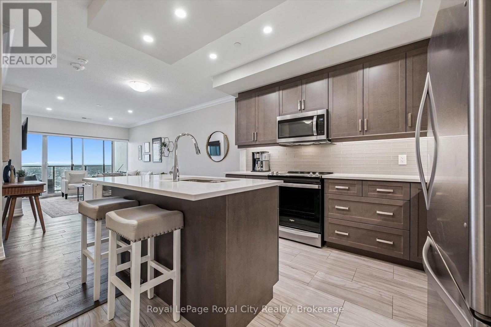 












809 - 1880 GORDON STREET

,
Guelph (Pineridge/Westminster Woods),




Ontario
N1L0P5

