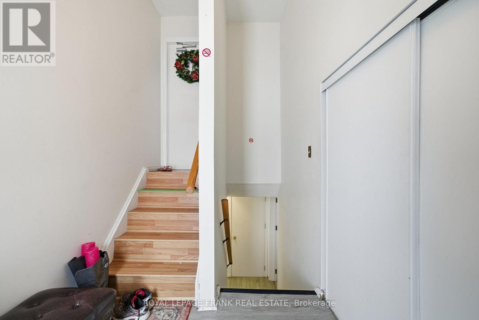 












10 FLAVELLE CRESCENT

,
Kawartha Lakes (Lindsay),




Ontario
K9V6E2

